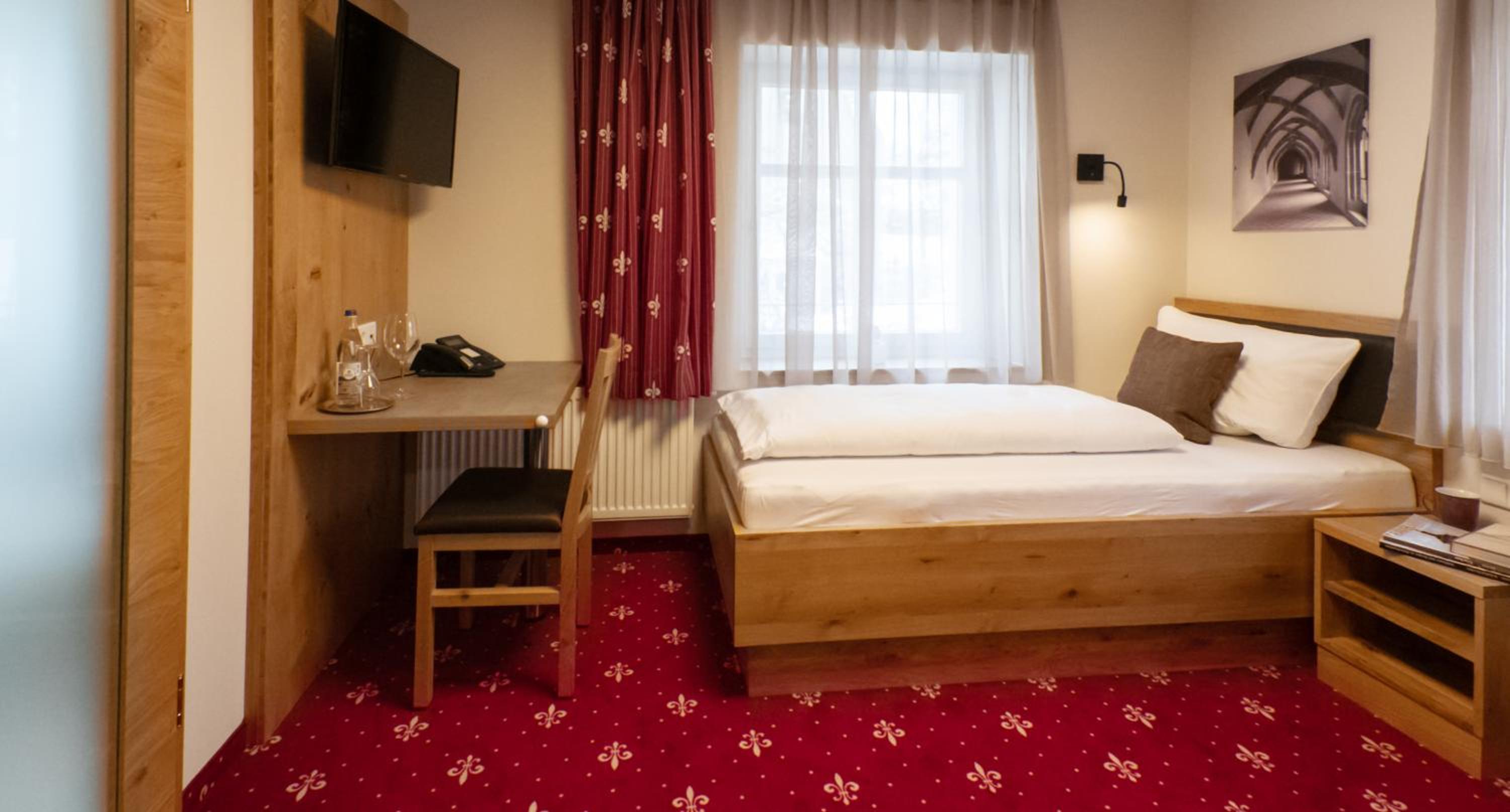 Single Room photo 3