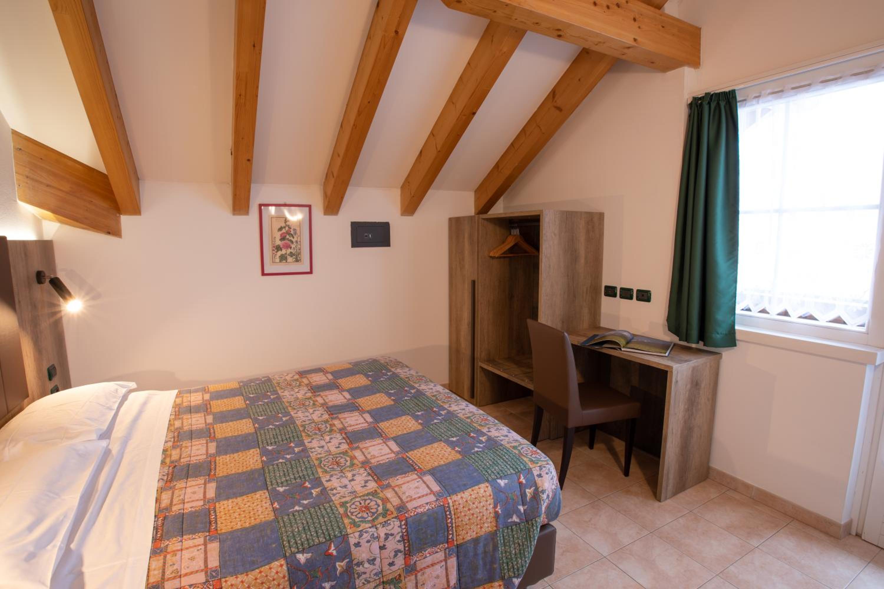 One-Bedroom Apartment (2 Adults + 2 Children) photo 3