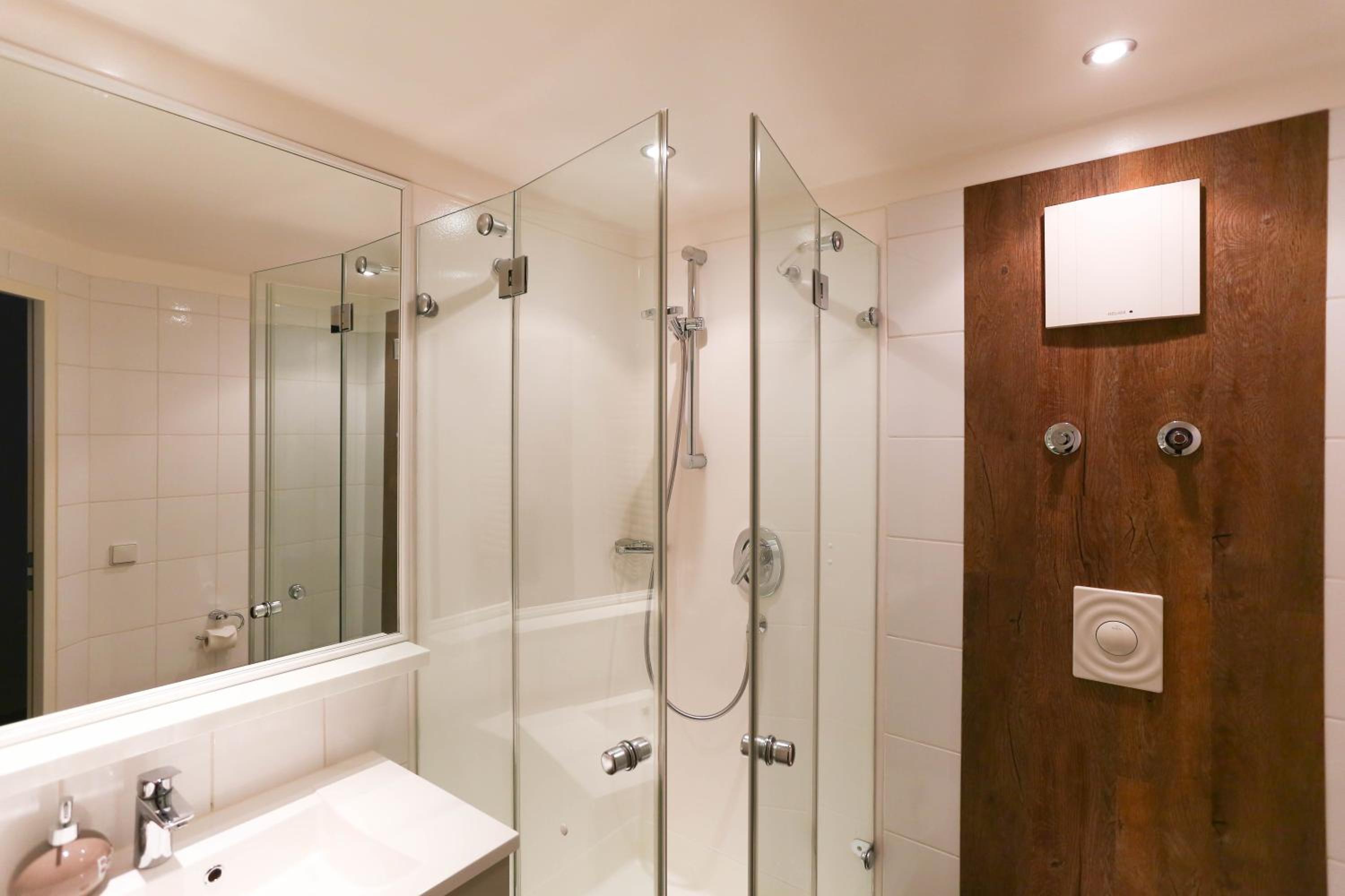 Double Room - Photo 11