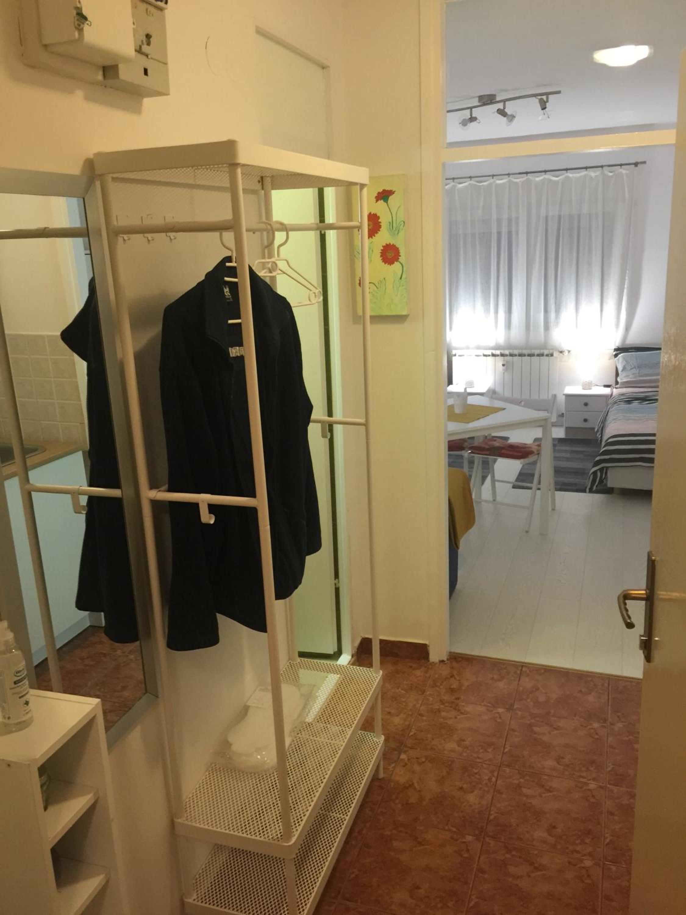 Studio Apartment photo 3