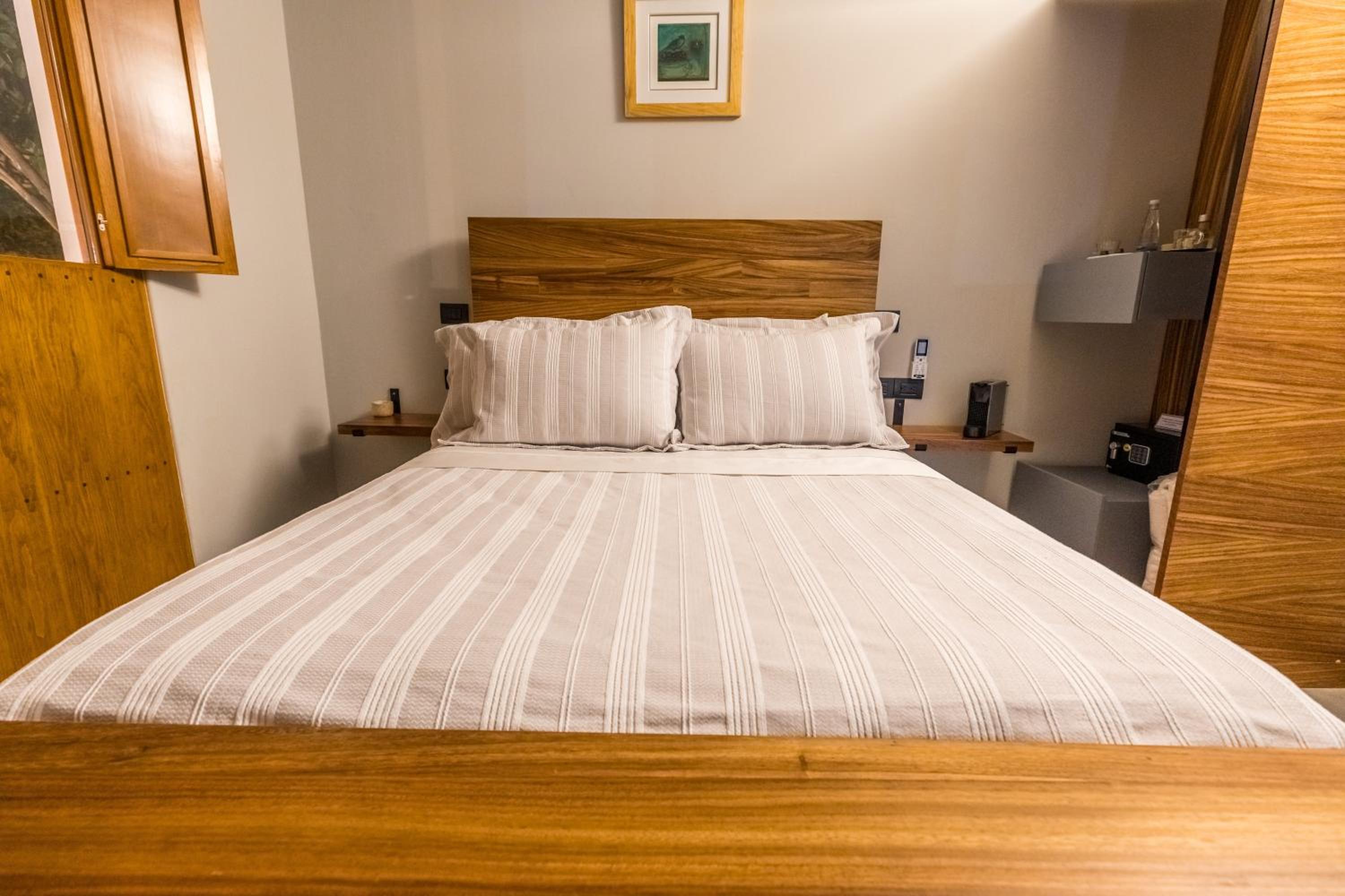 Double Room - Photo 7