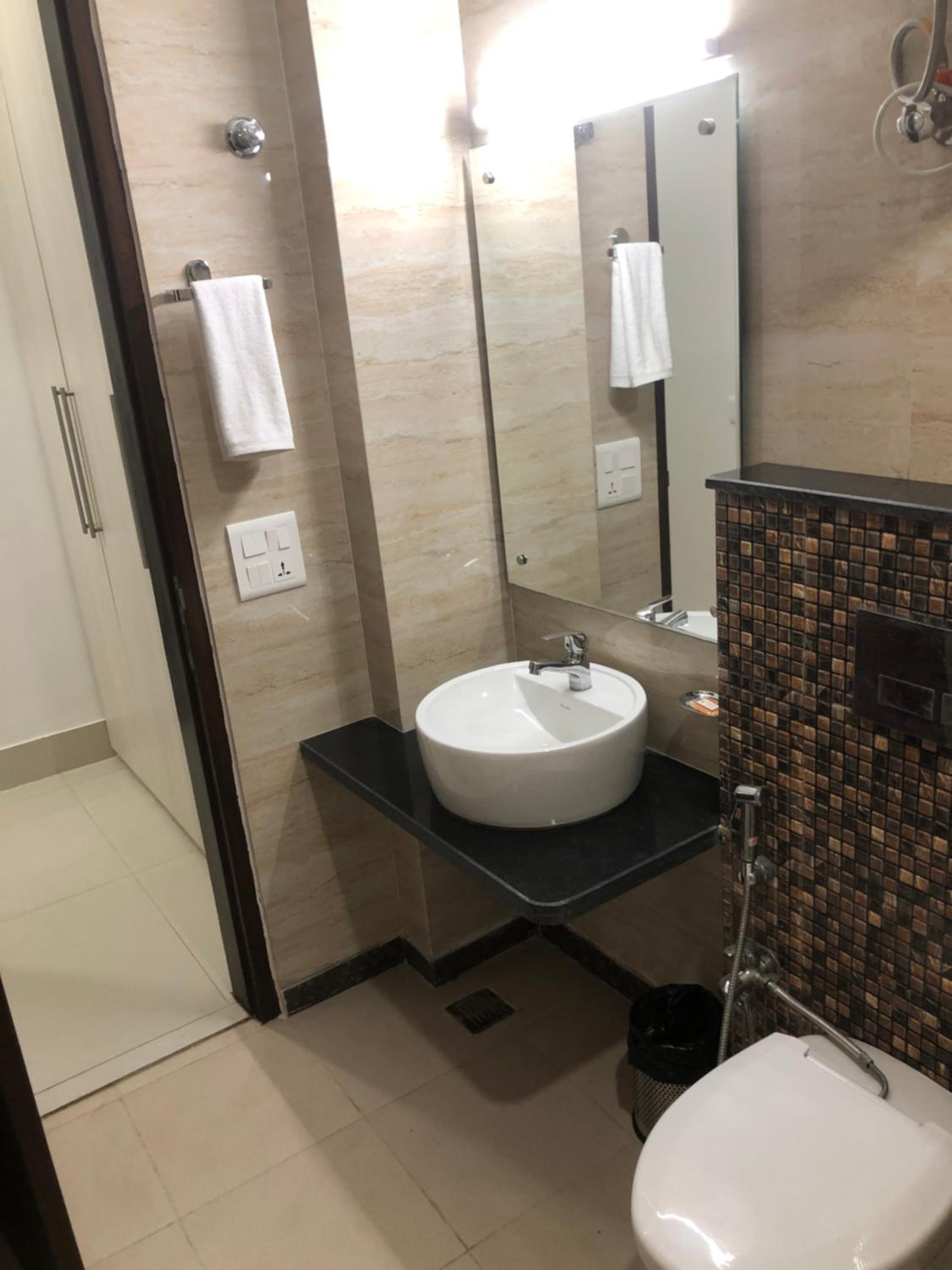 Deluxe Double Room with Balcony - Photo 3
