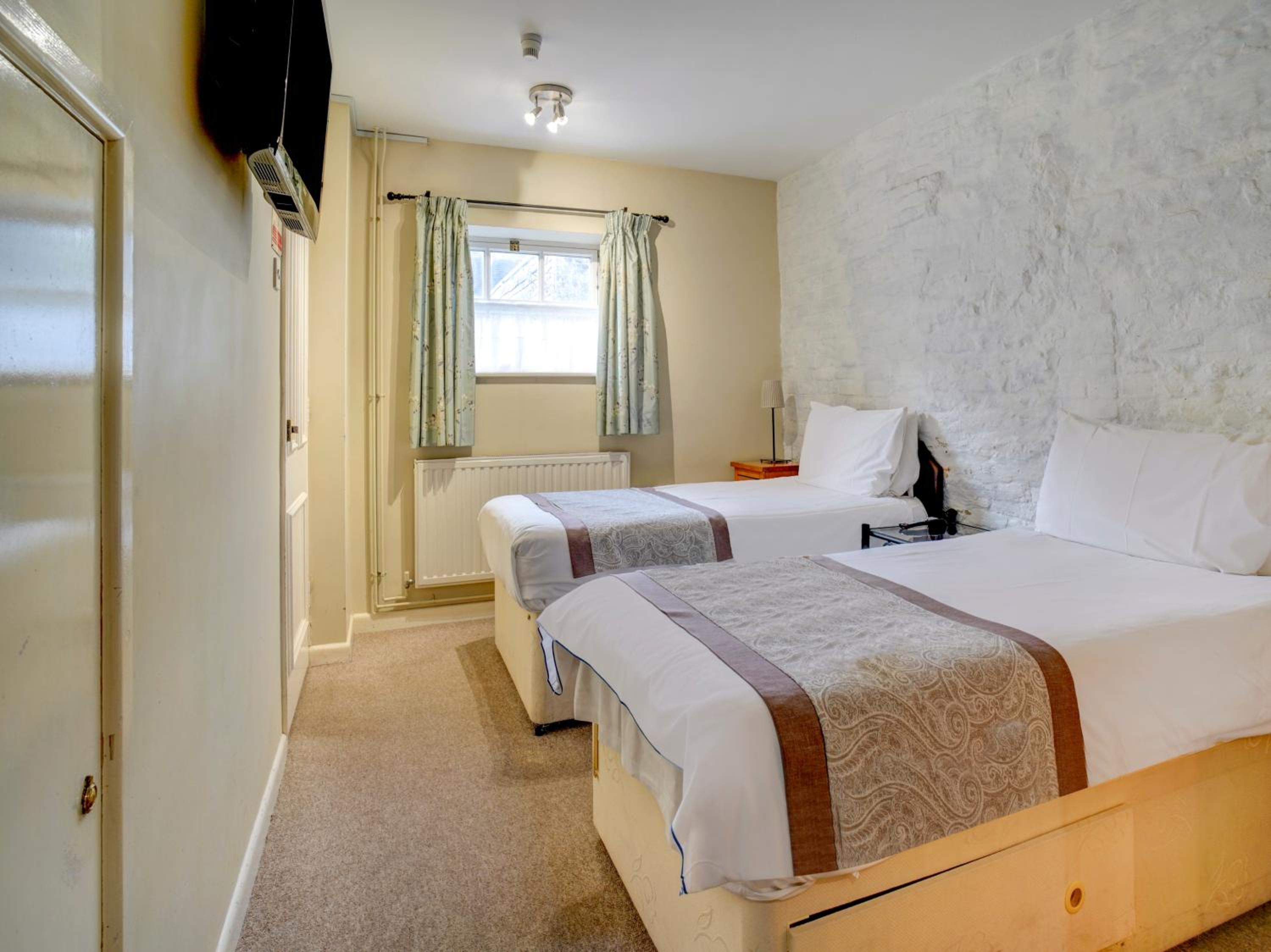 Standard Twin Room photo 2