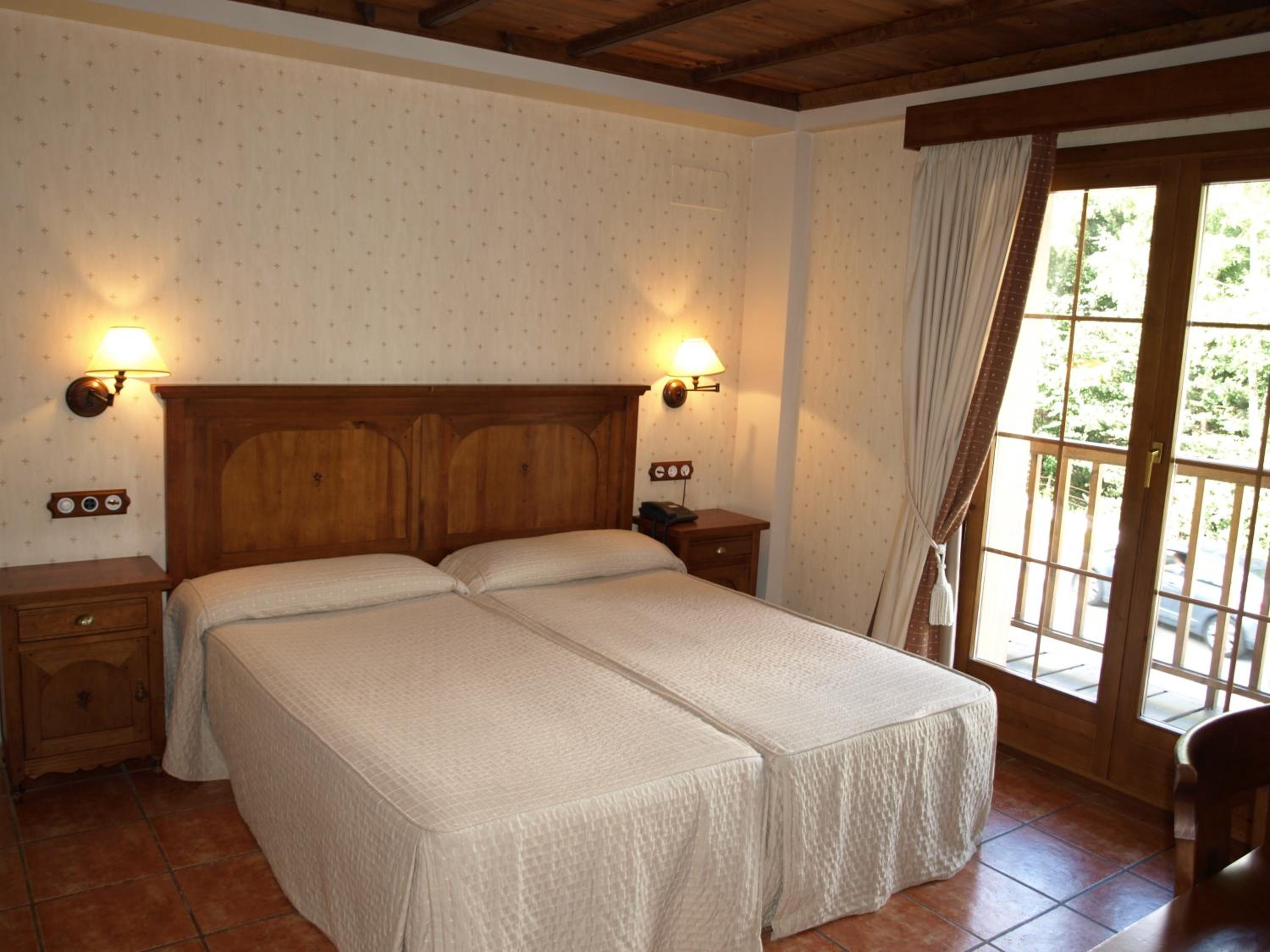Double or Twin Room photo 3