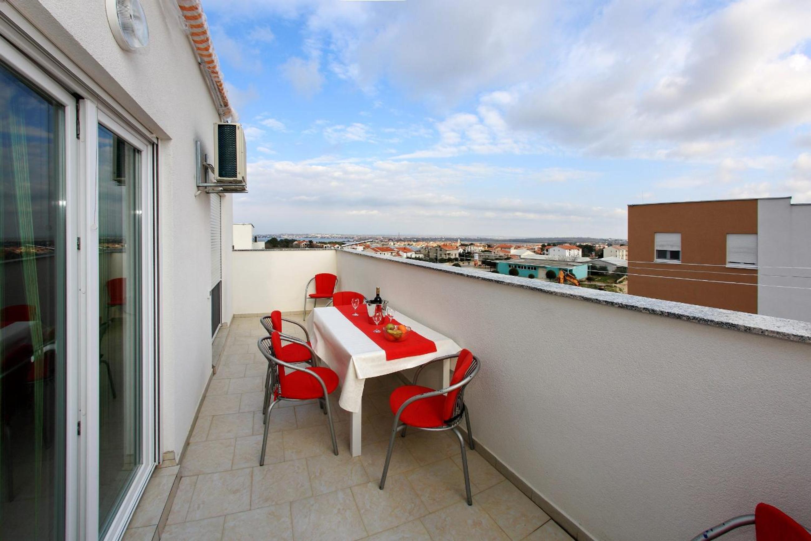 Two-Bedroom Apartment with Balcony photo 2