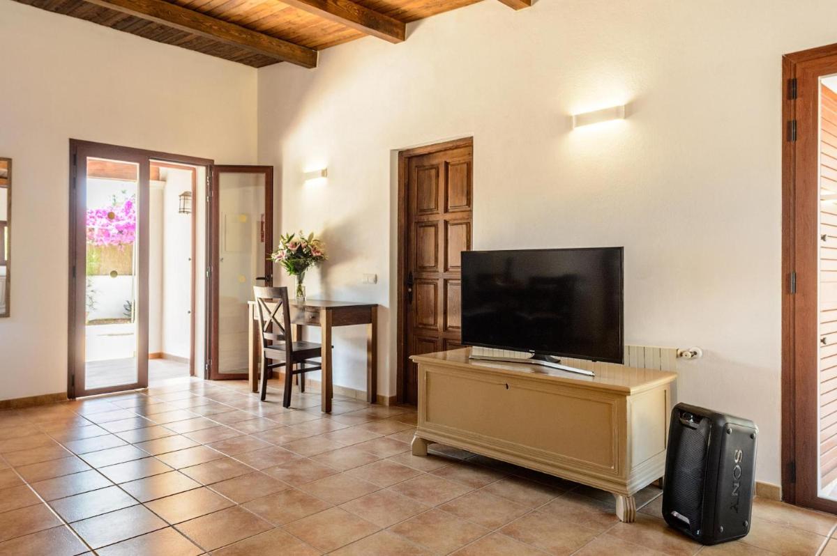 Villa photo 3