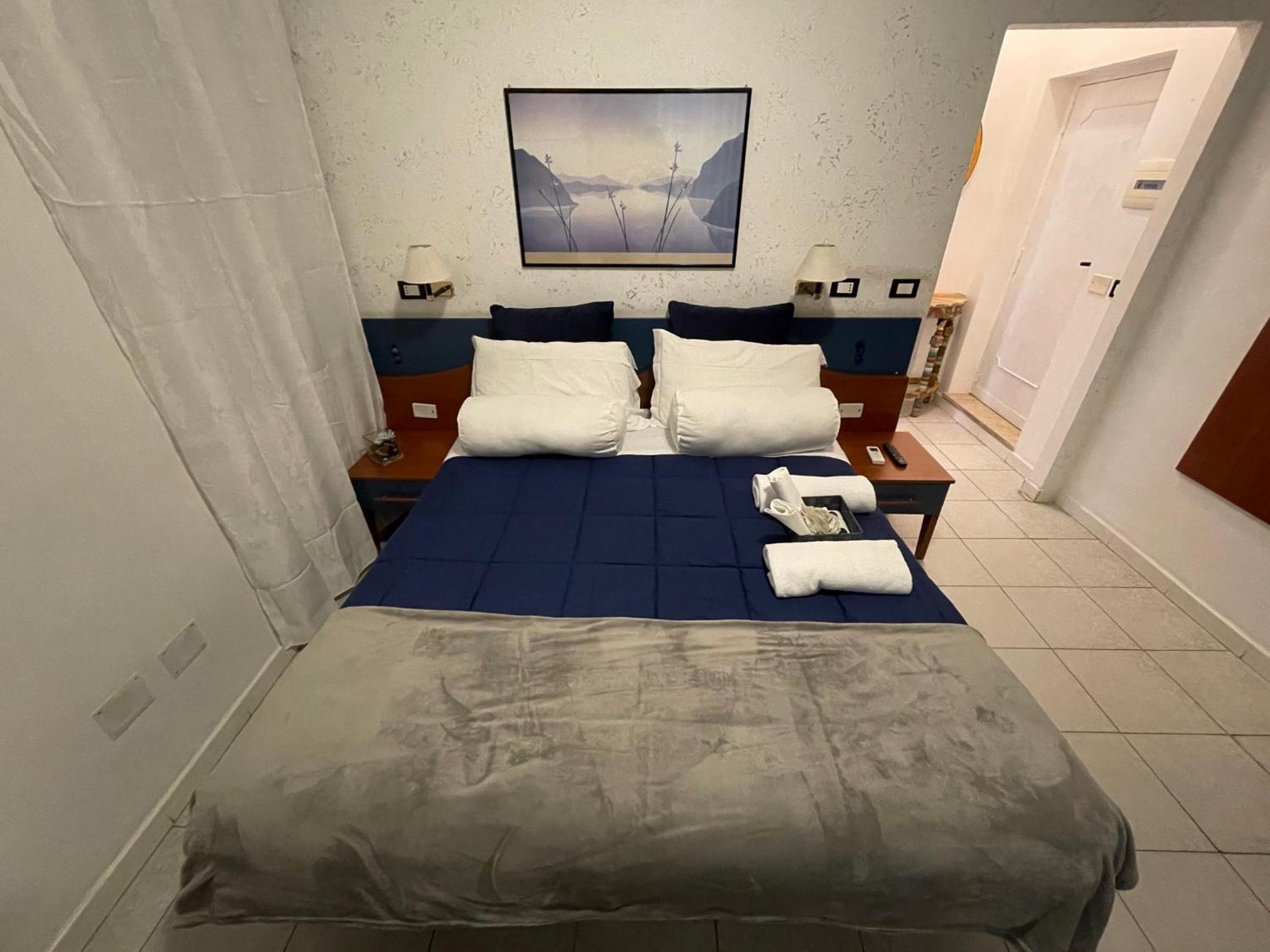 Double or Twin Room with Sea View
