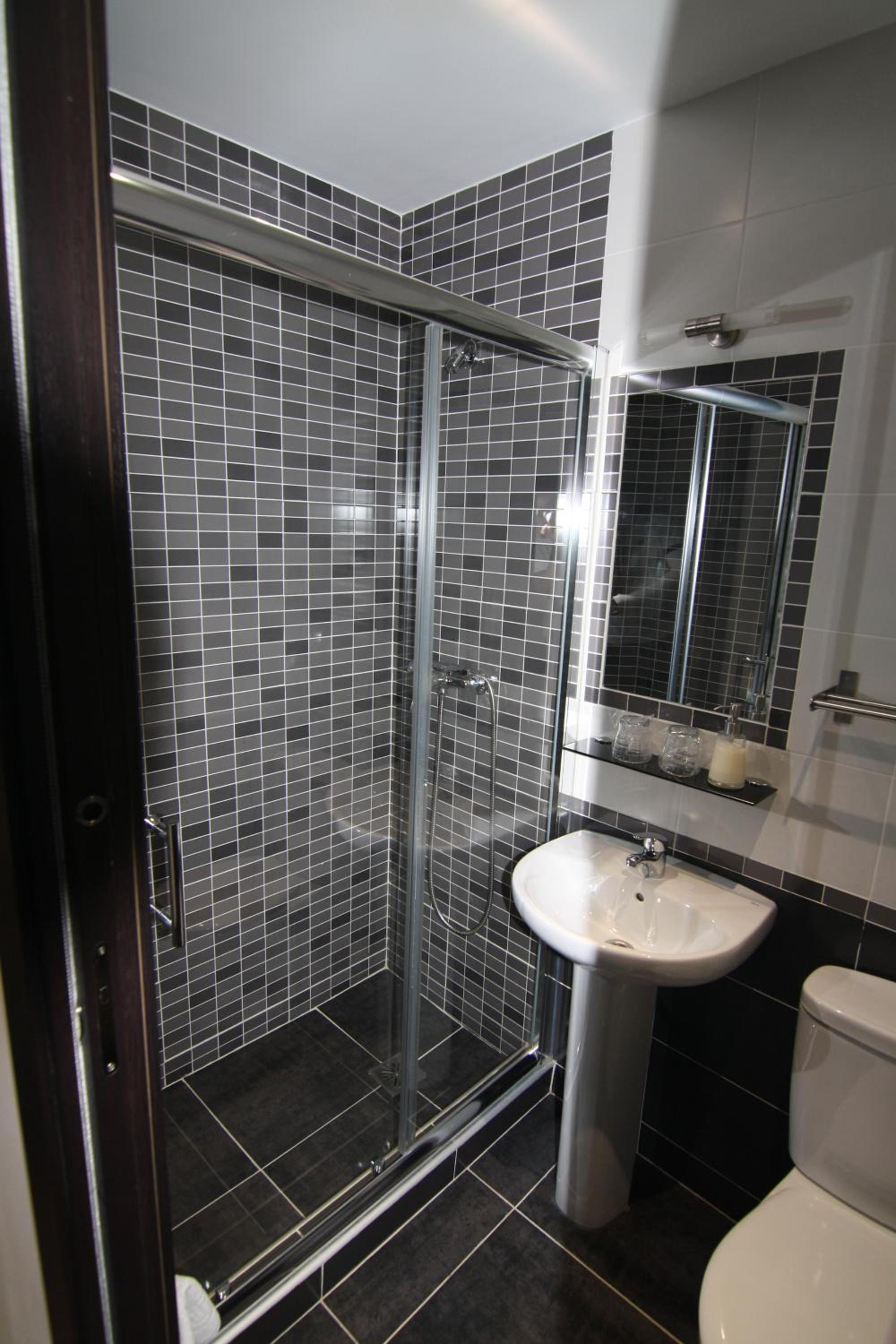Twin Room - Photo 5