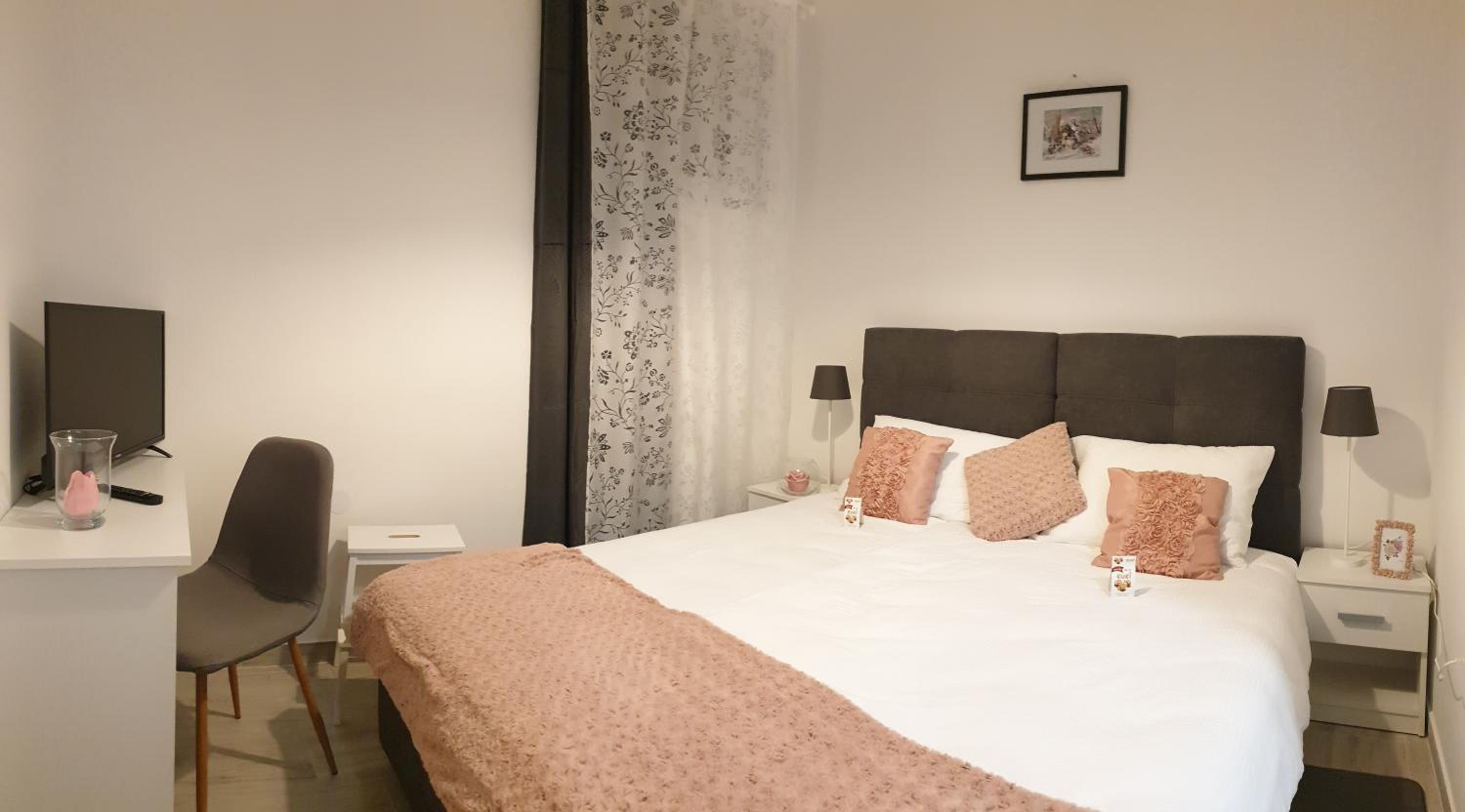 Double or Twin Room with Private Bathroom photo 1