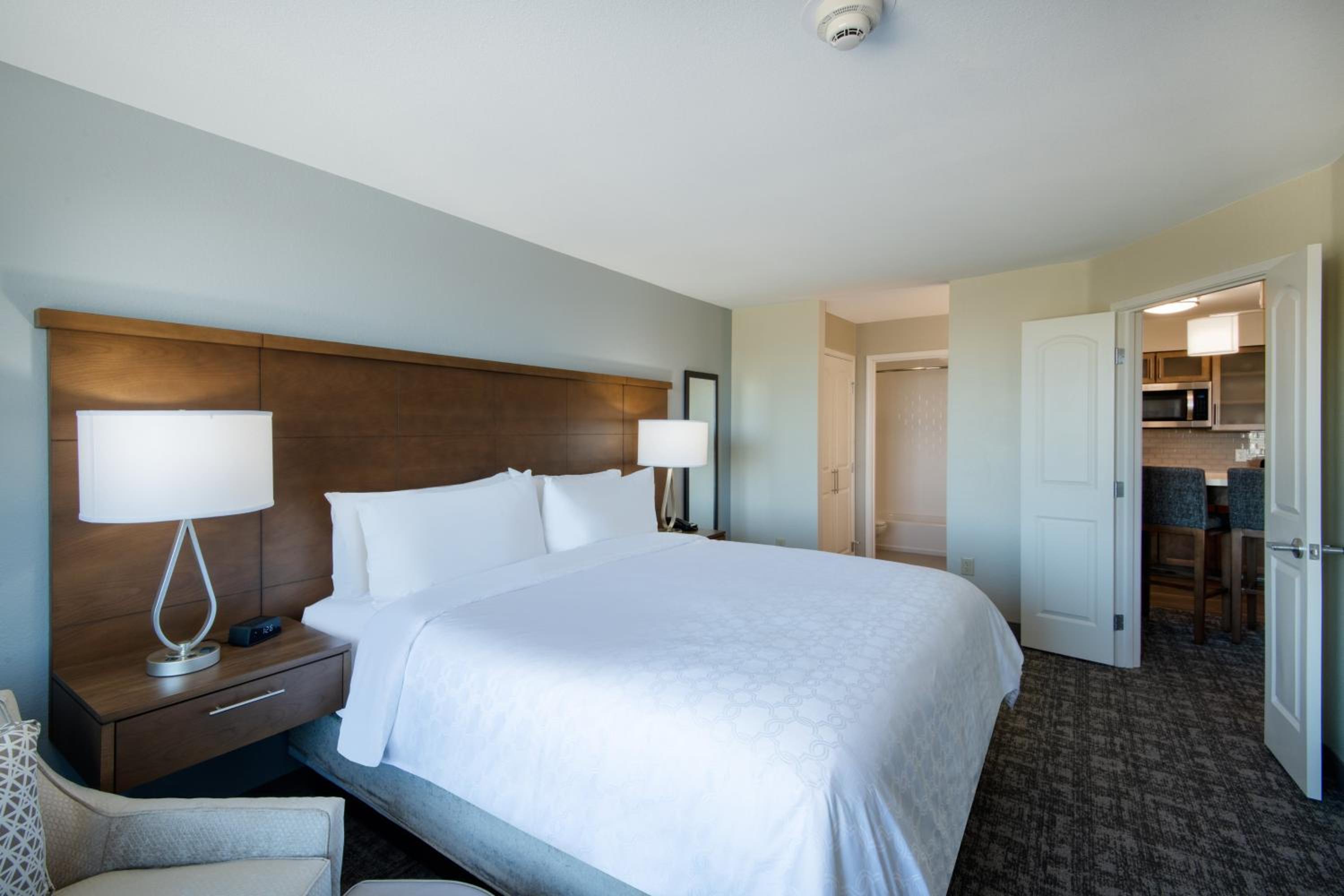 One-Bedroom King Suite - Photo 6