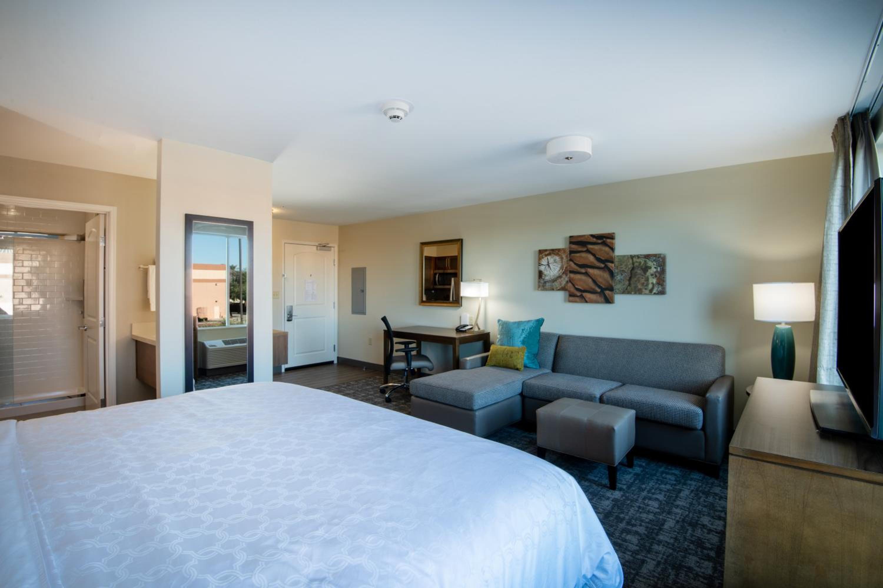 King Studio Suite - Photo 4