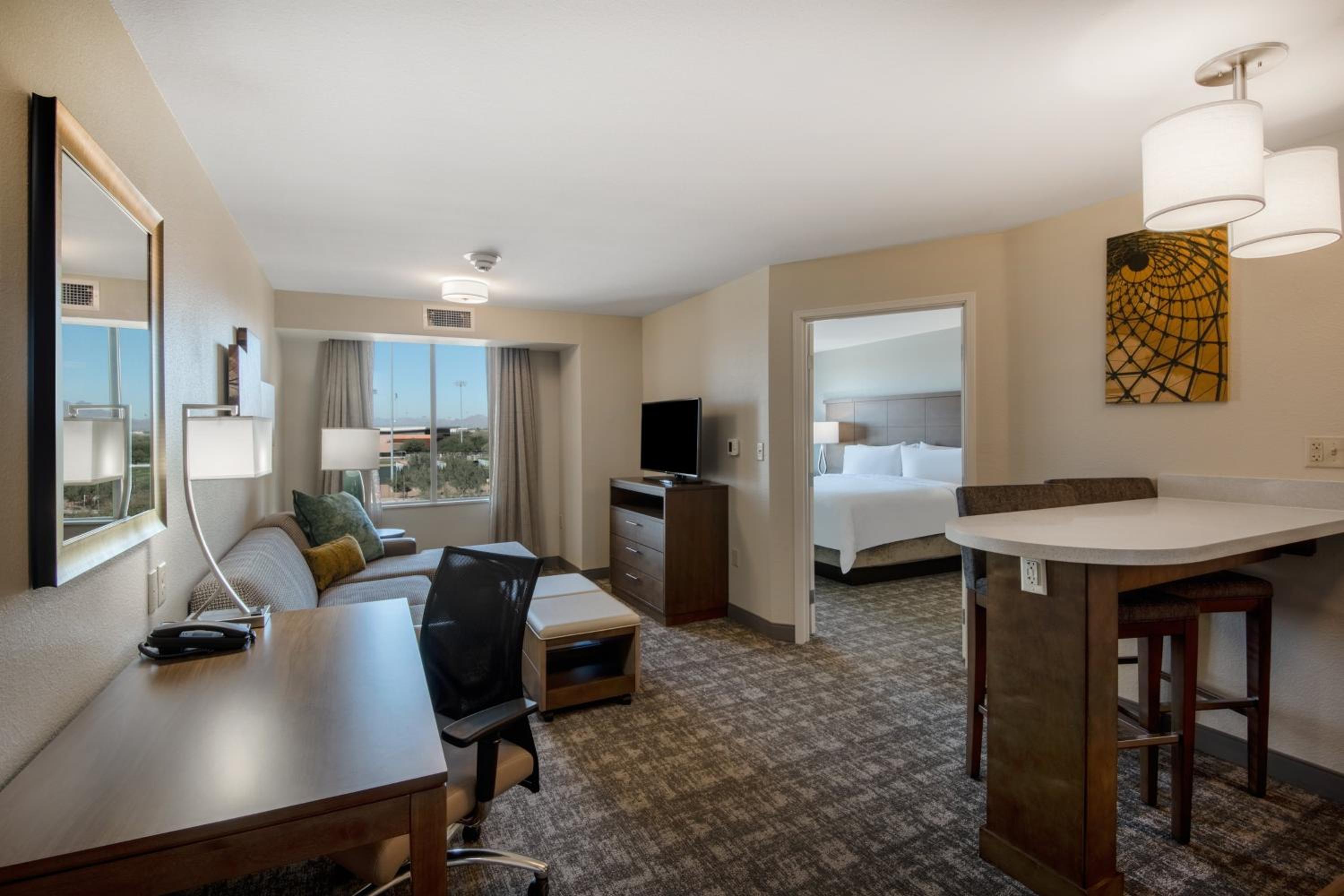 One-Bedroom King Suite - Photo 3
