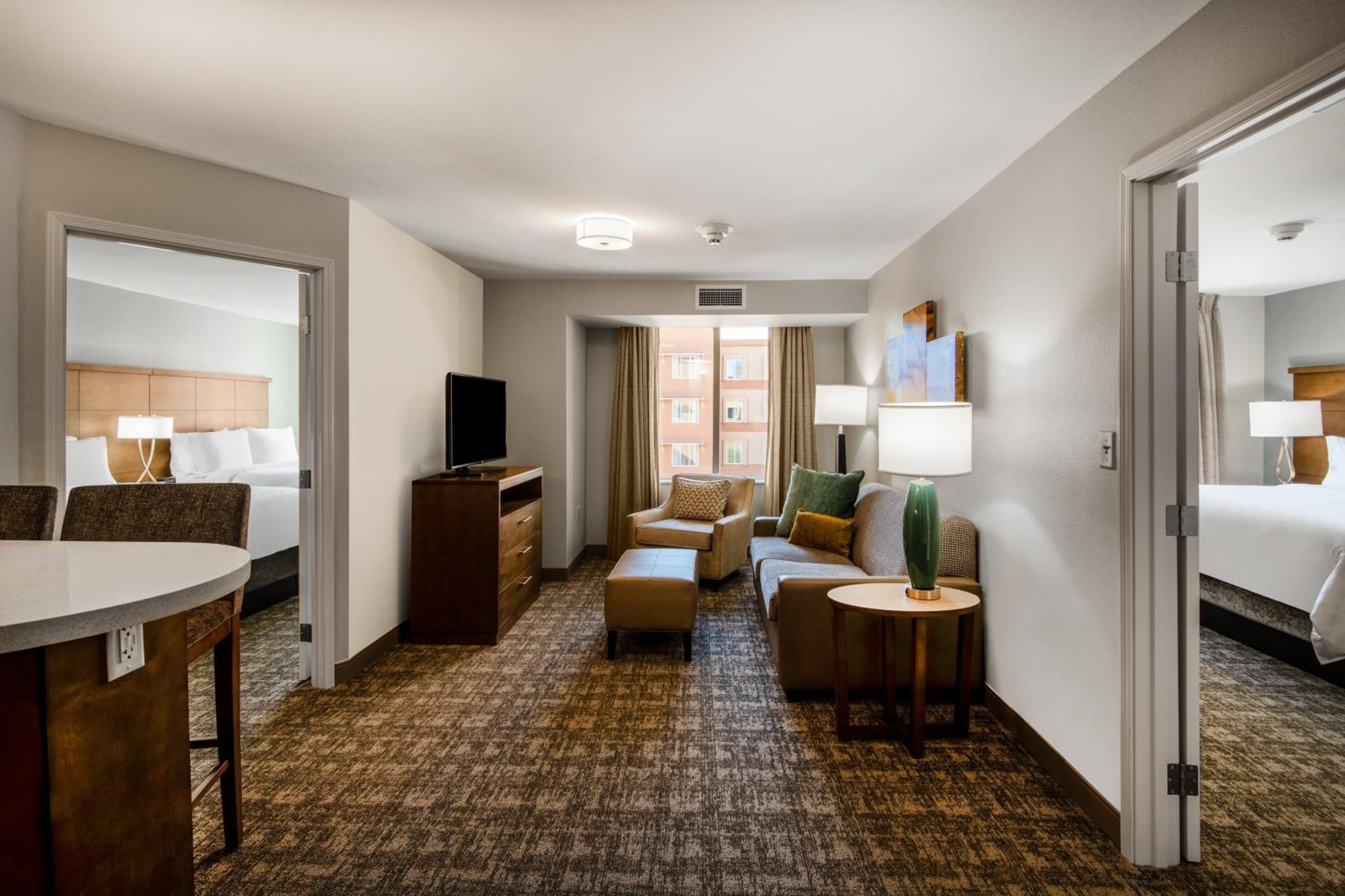 Two-Bedroom Suite - Photo 2
