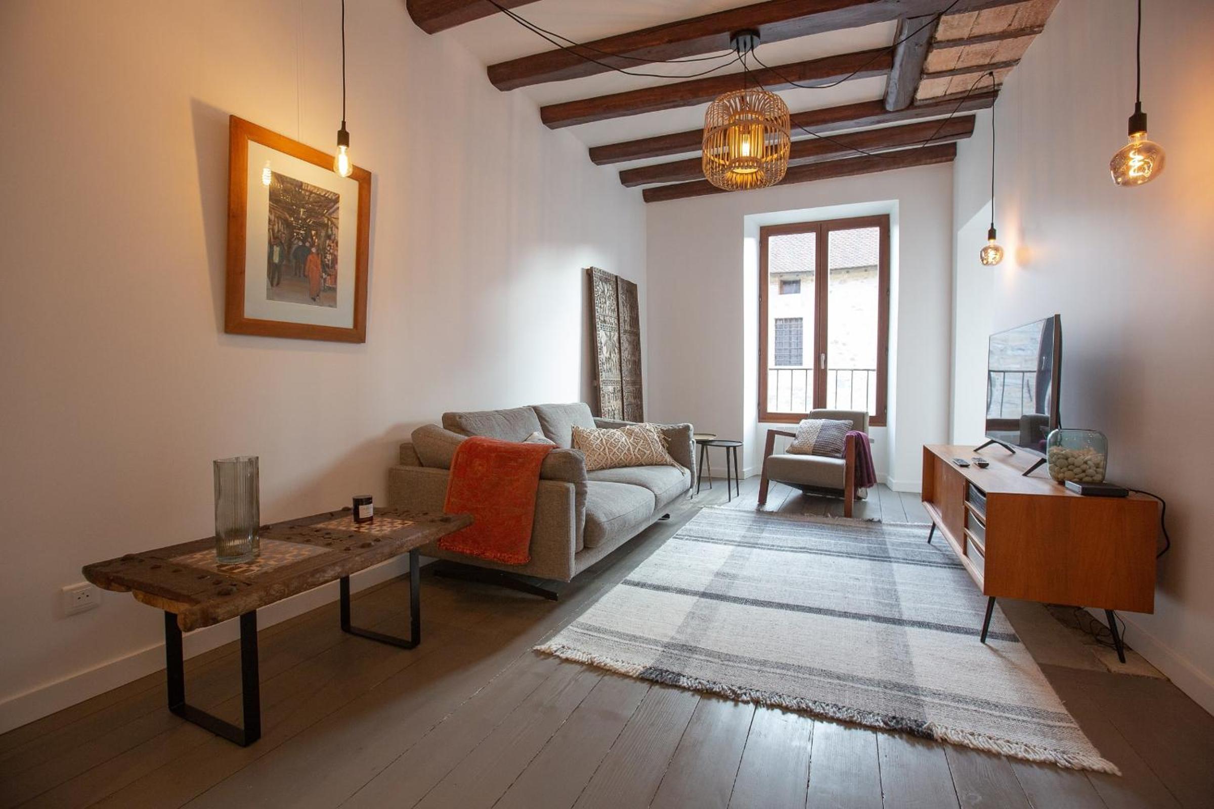 Apartment - Photo 2