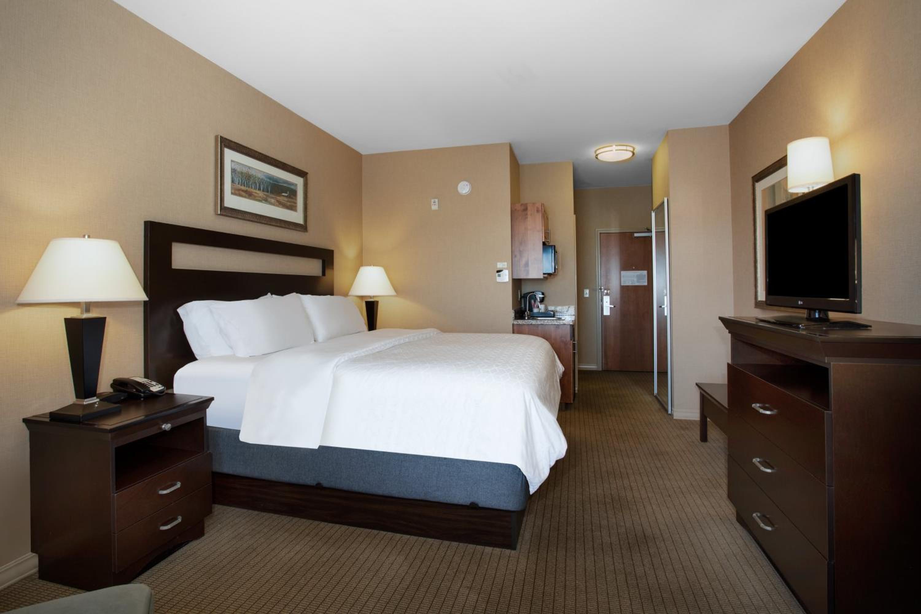 Standard King Room - Photo 1