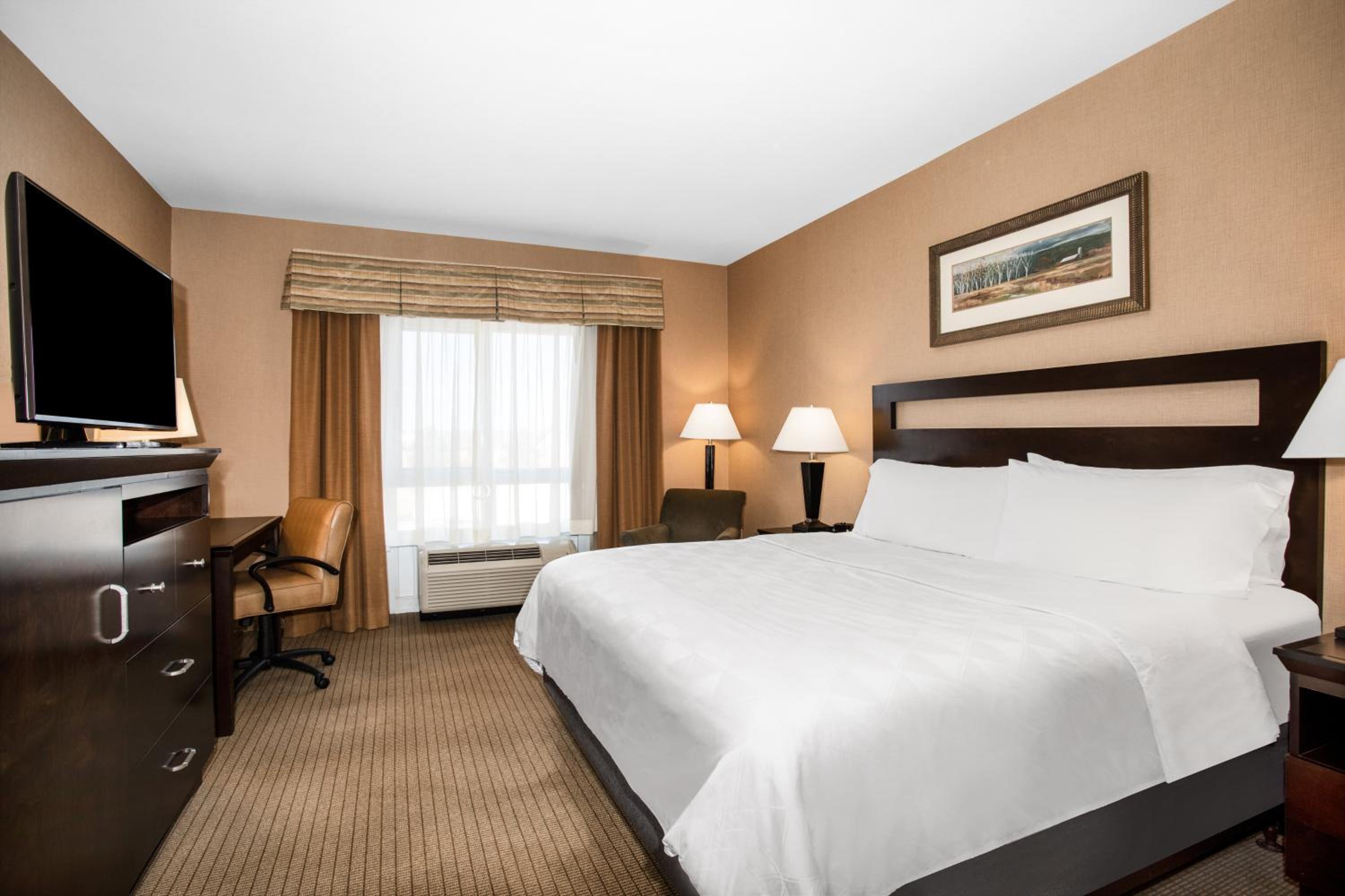 Standard King Room - Photo 2