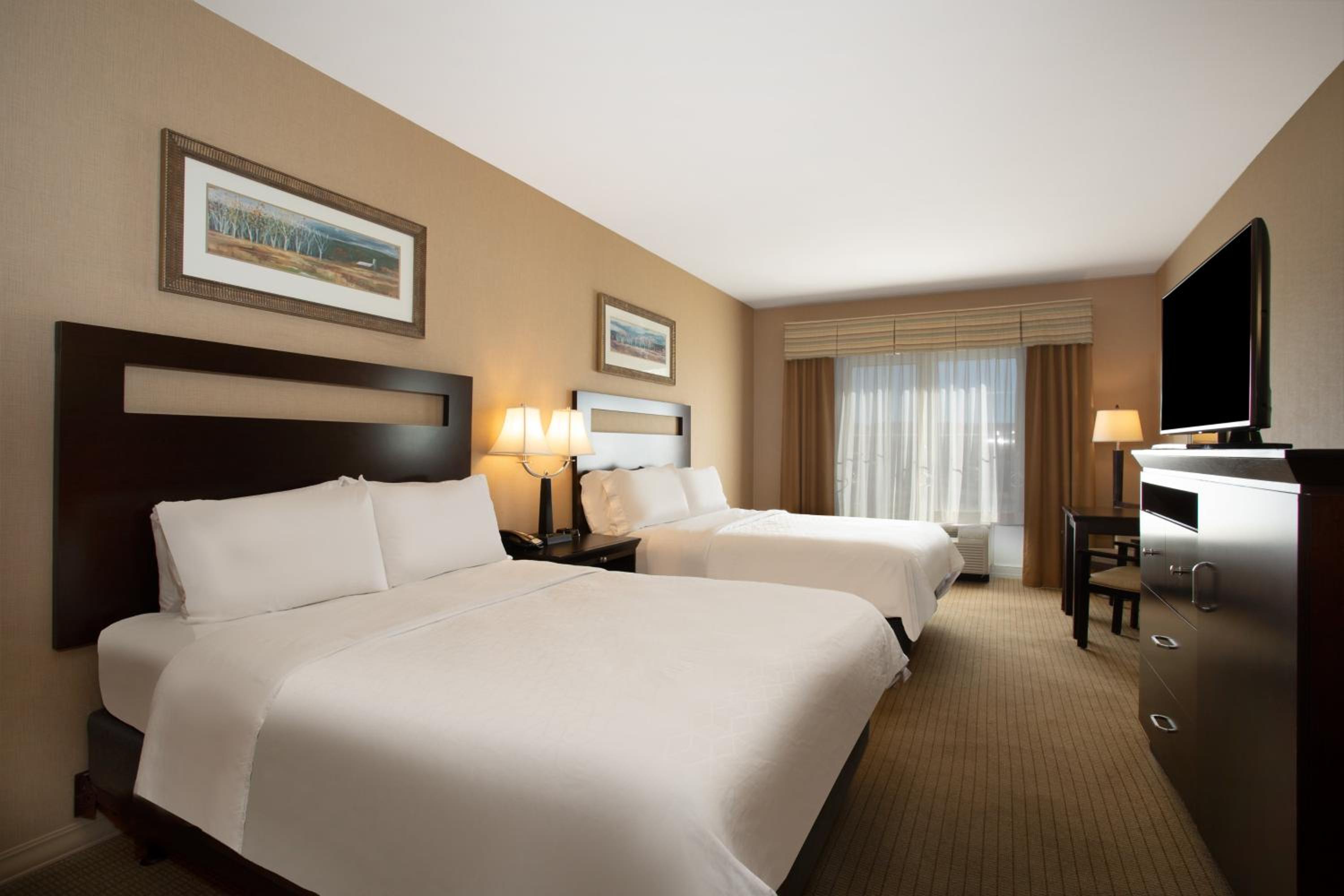 Standard Room with Two Queen Beds - Photo 1