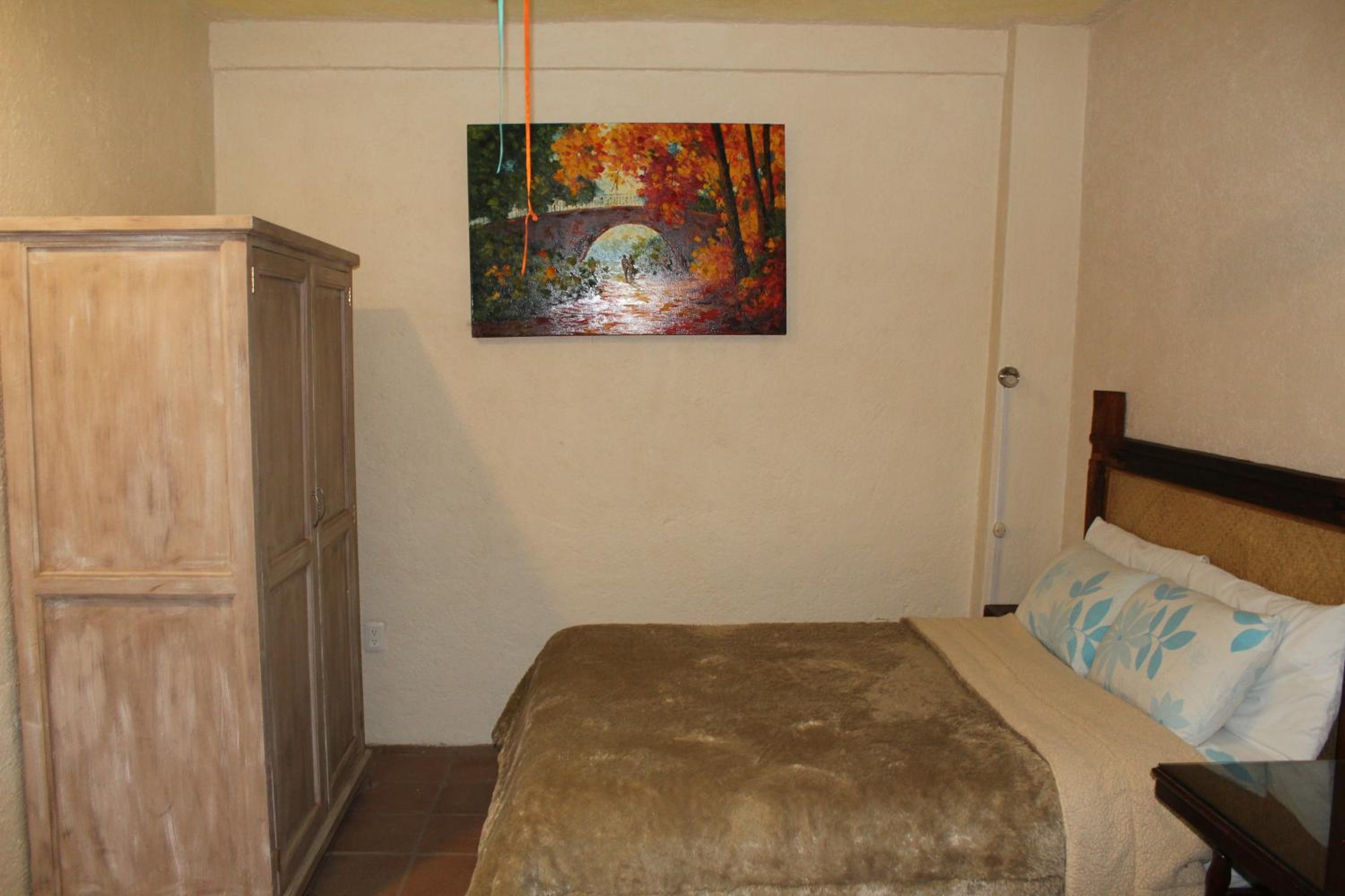 Standard Twin Room - Photo 3