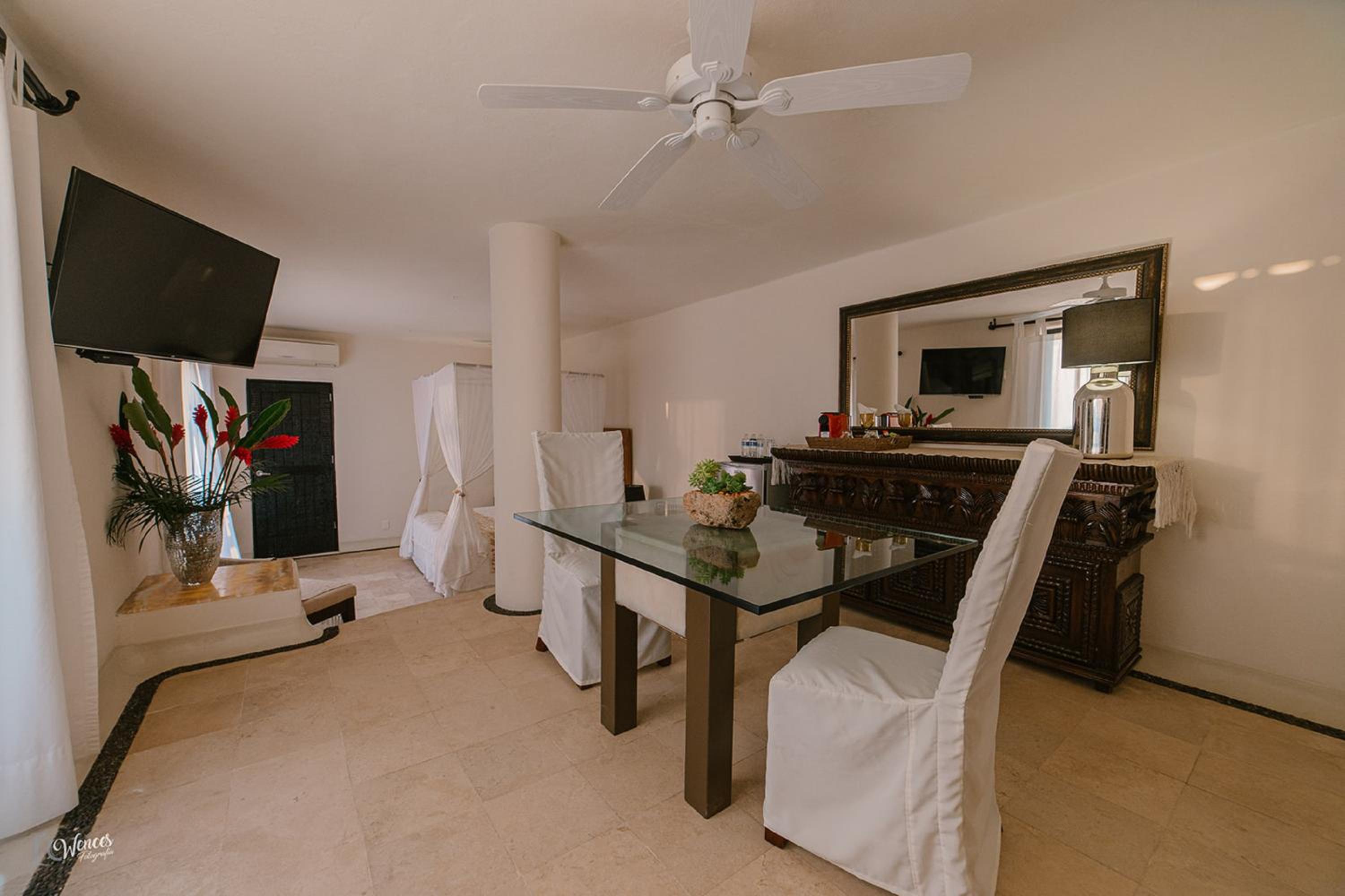 Suite with Private Pool photo 2