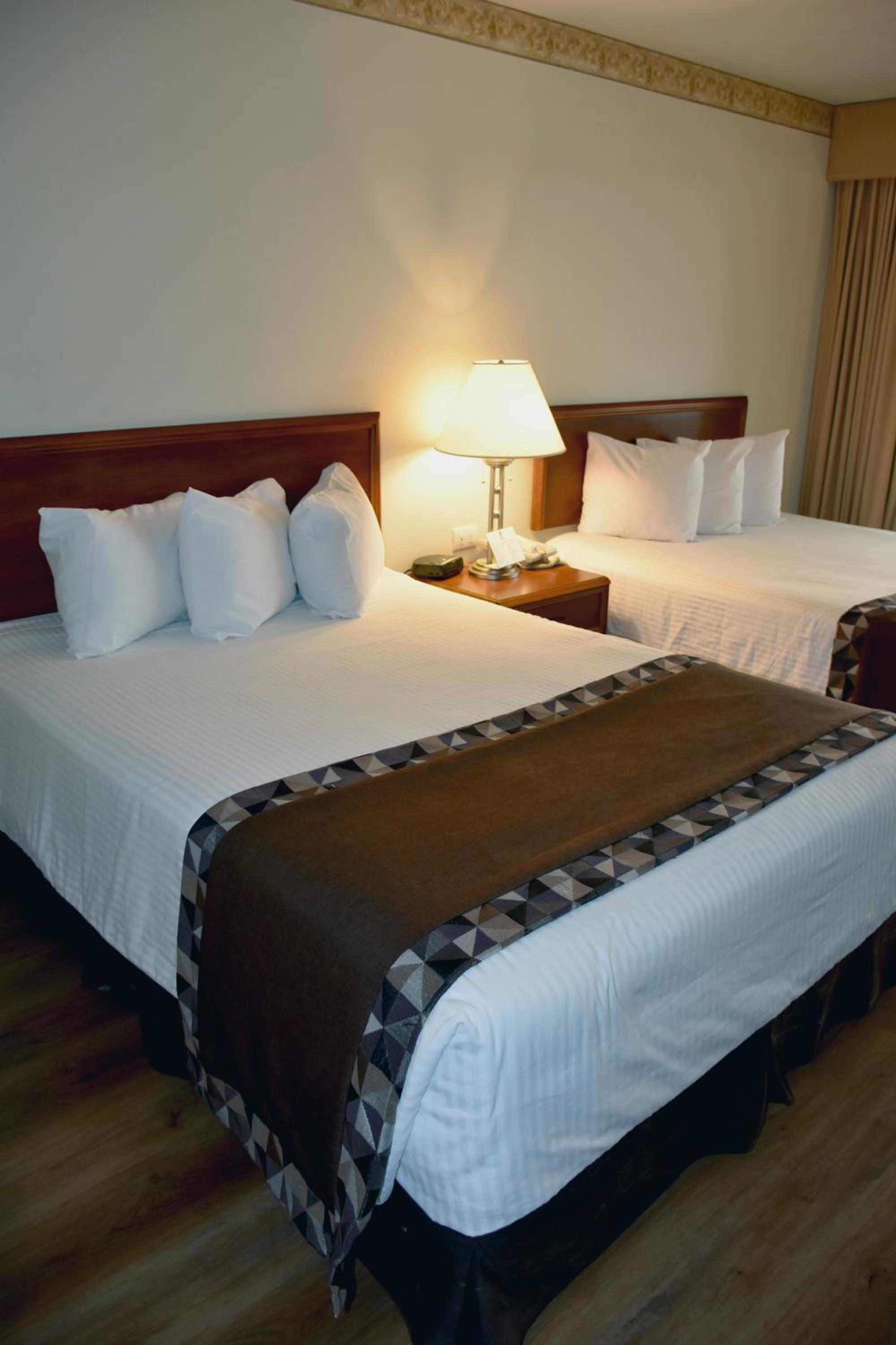 2 Double beds - Non Smoking photo 2