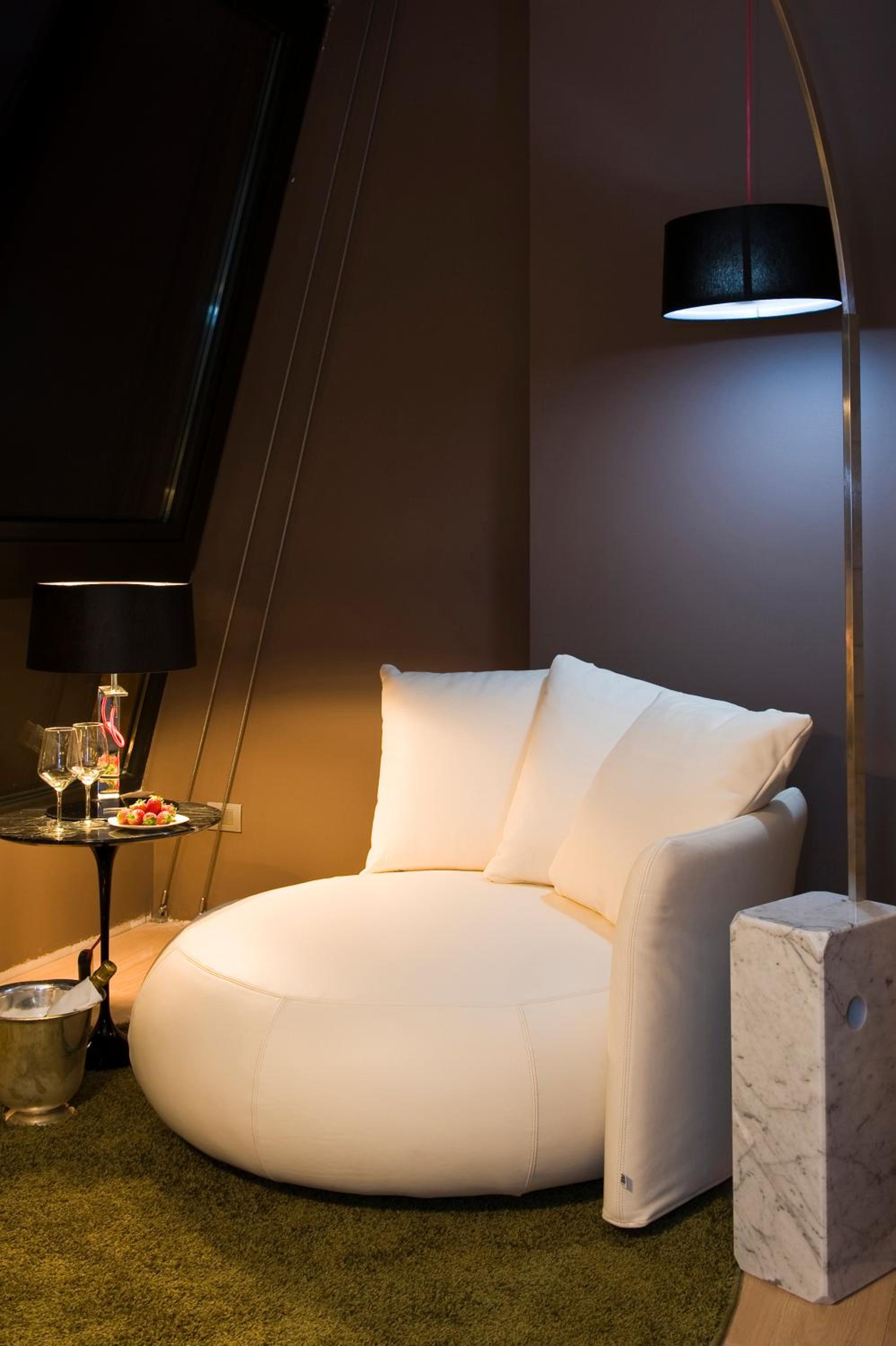 Suite - Photo 8