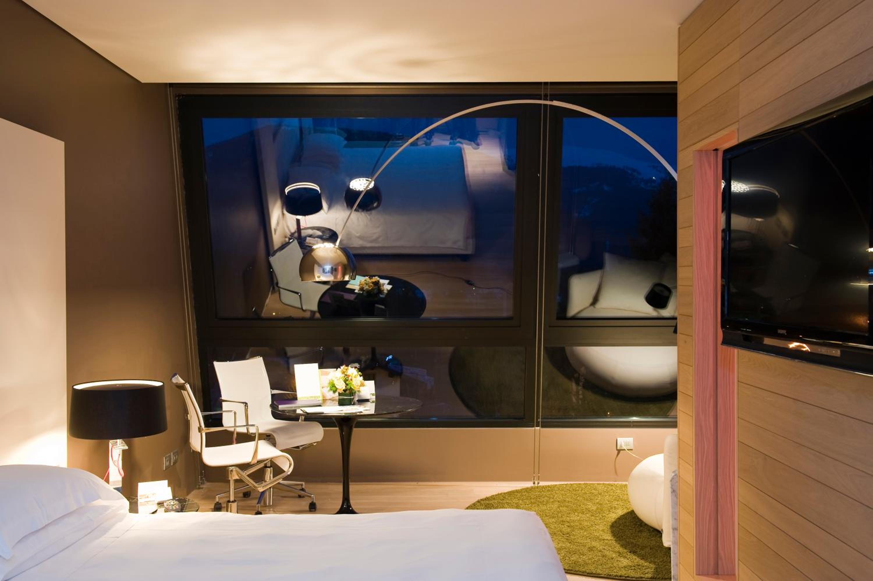 Suite - Photo 9
