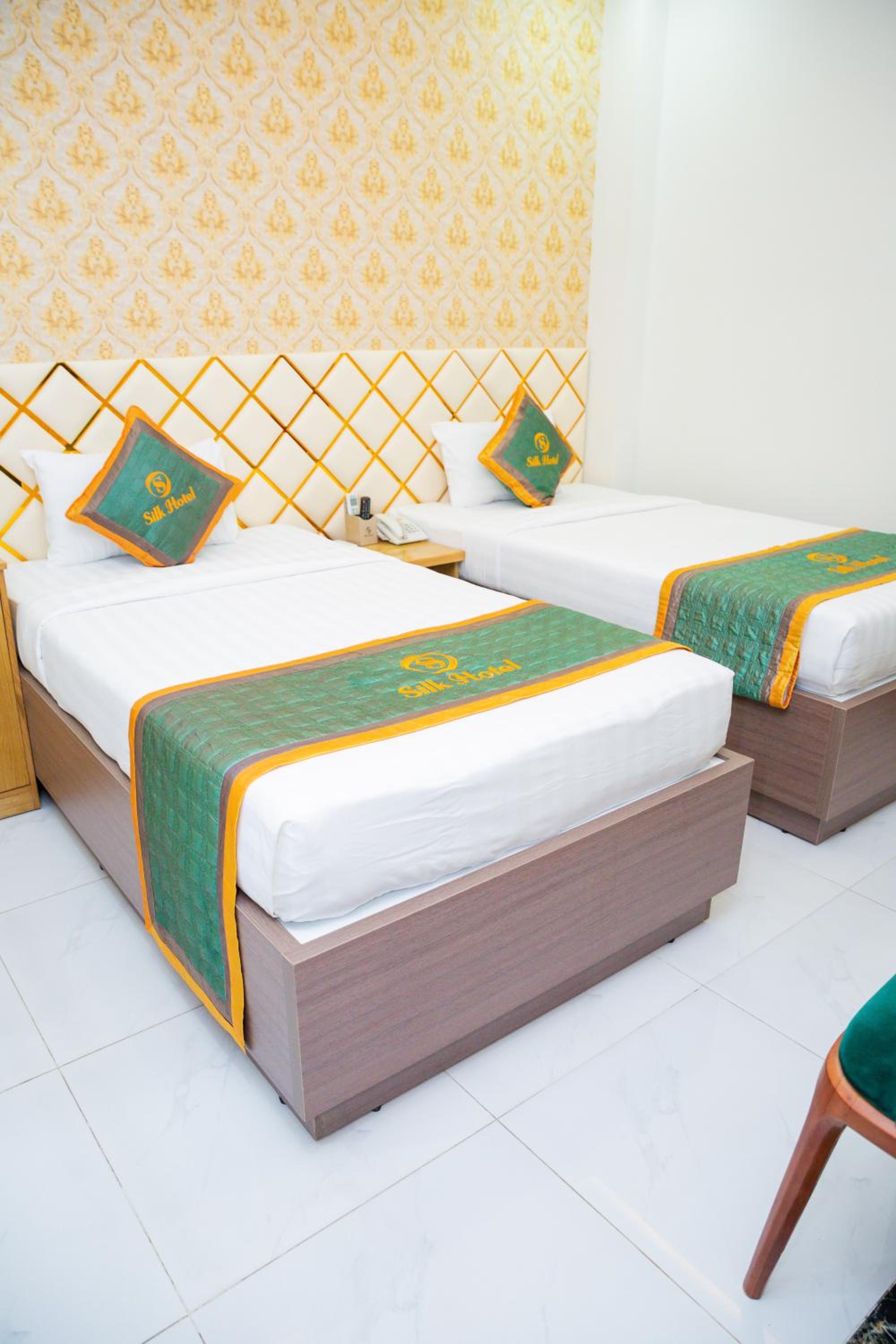 Twin Room with Private Bathroom