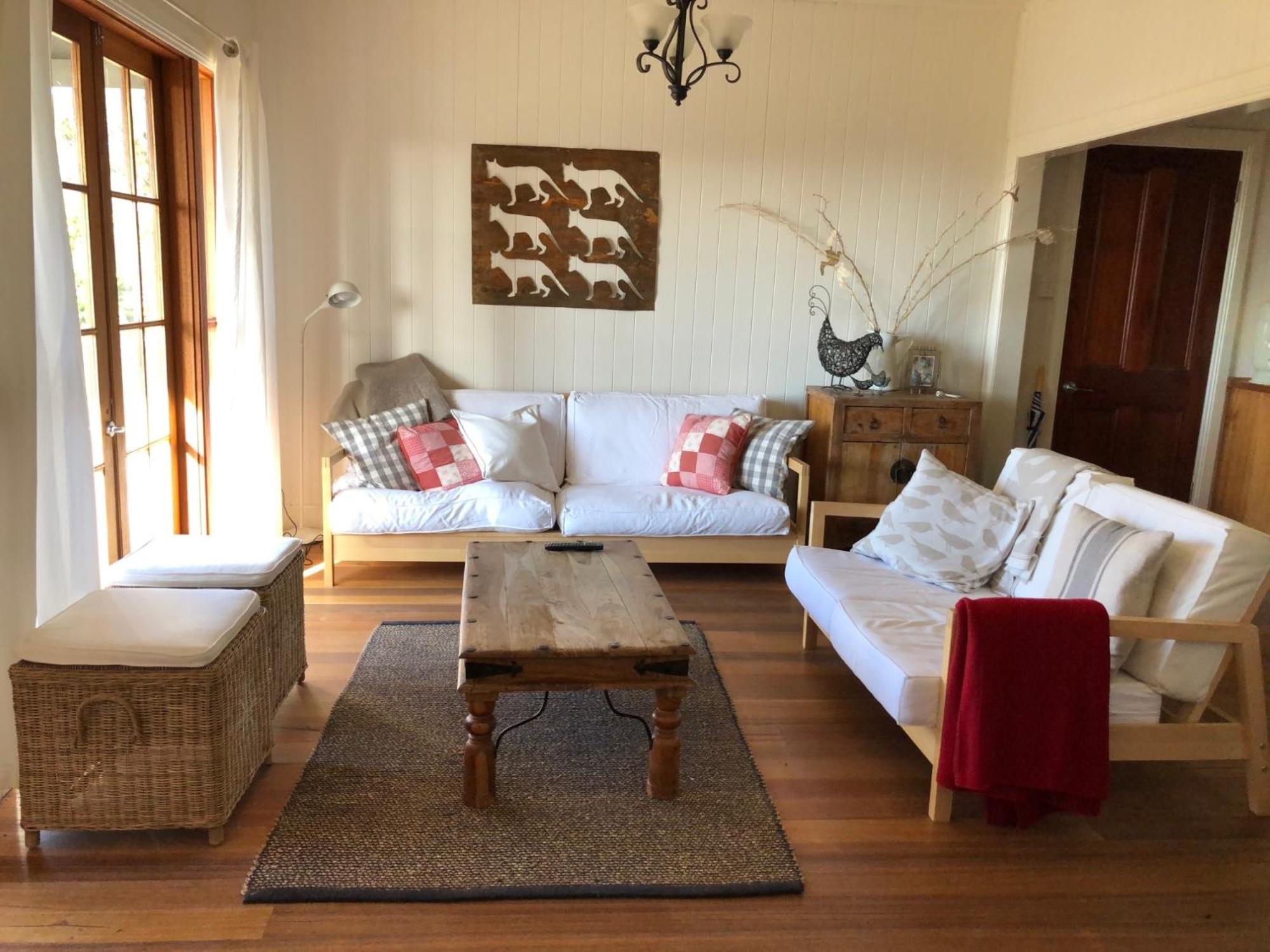 Three-Bedroom Cottage - The Old Farmhouse