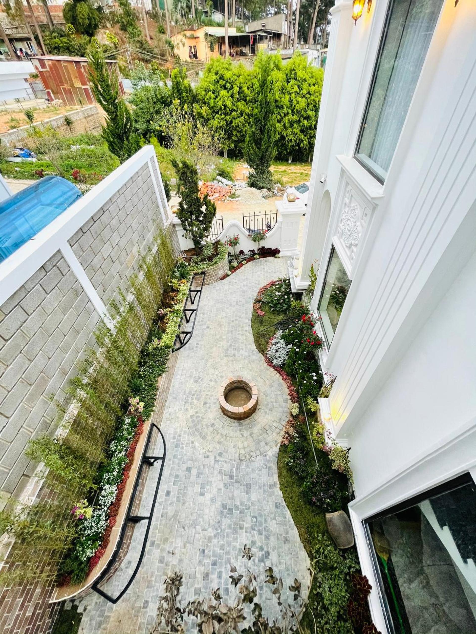 Deluxe Double Room with Bath - Photo 6