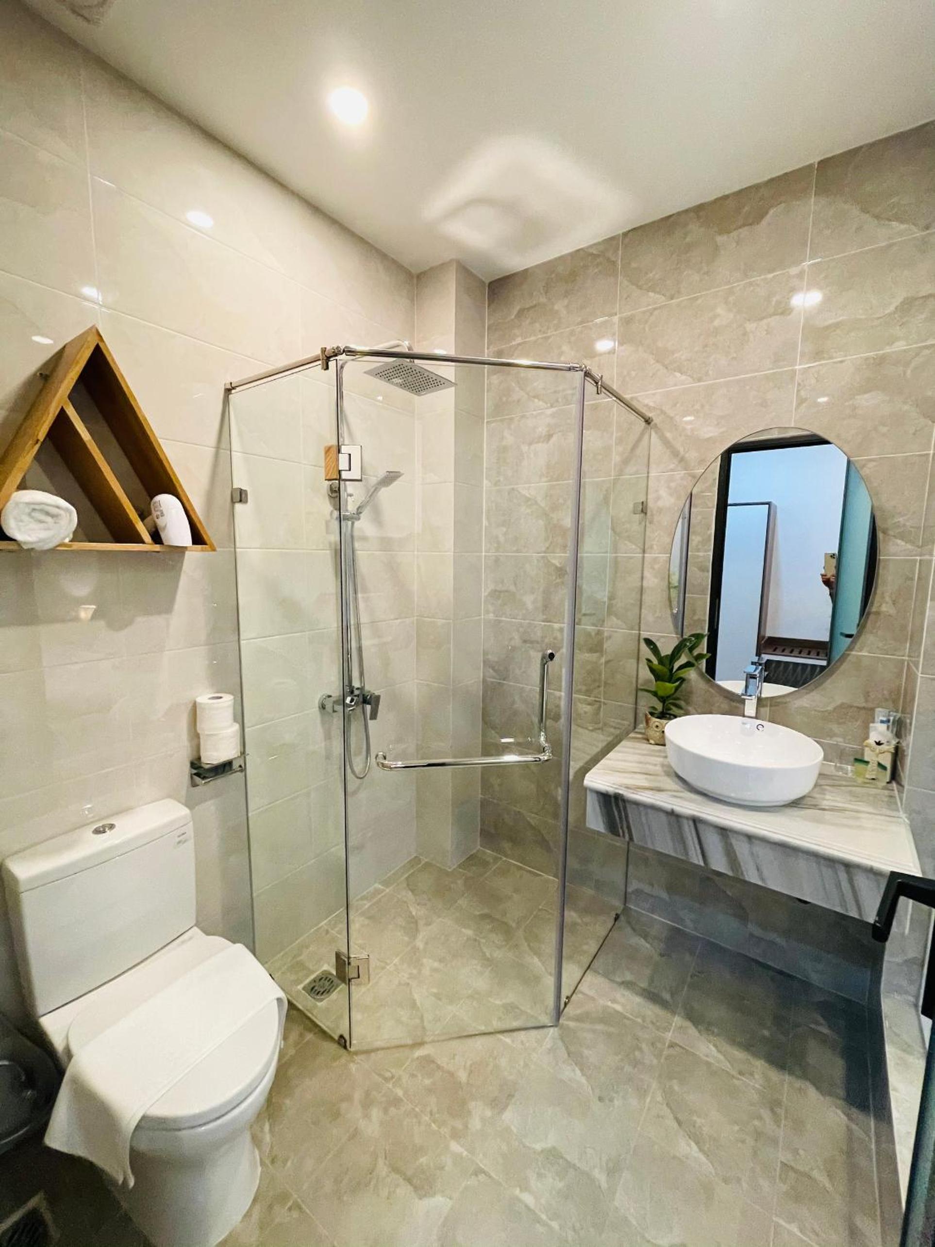 Deluxe Double Room with Balcony - Photo 10