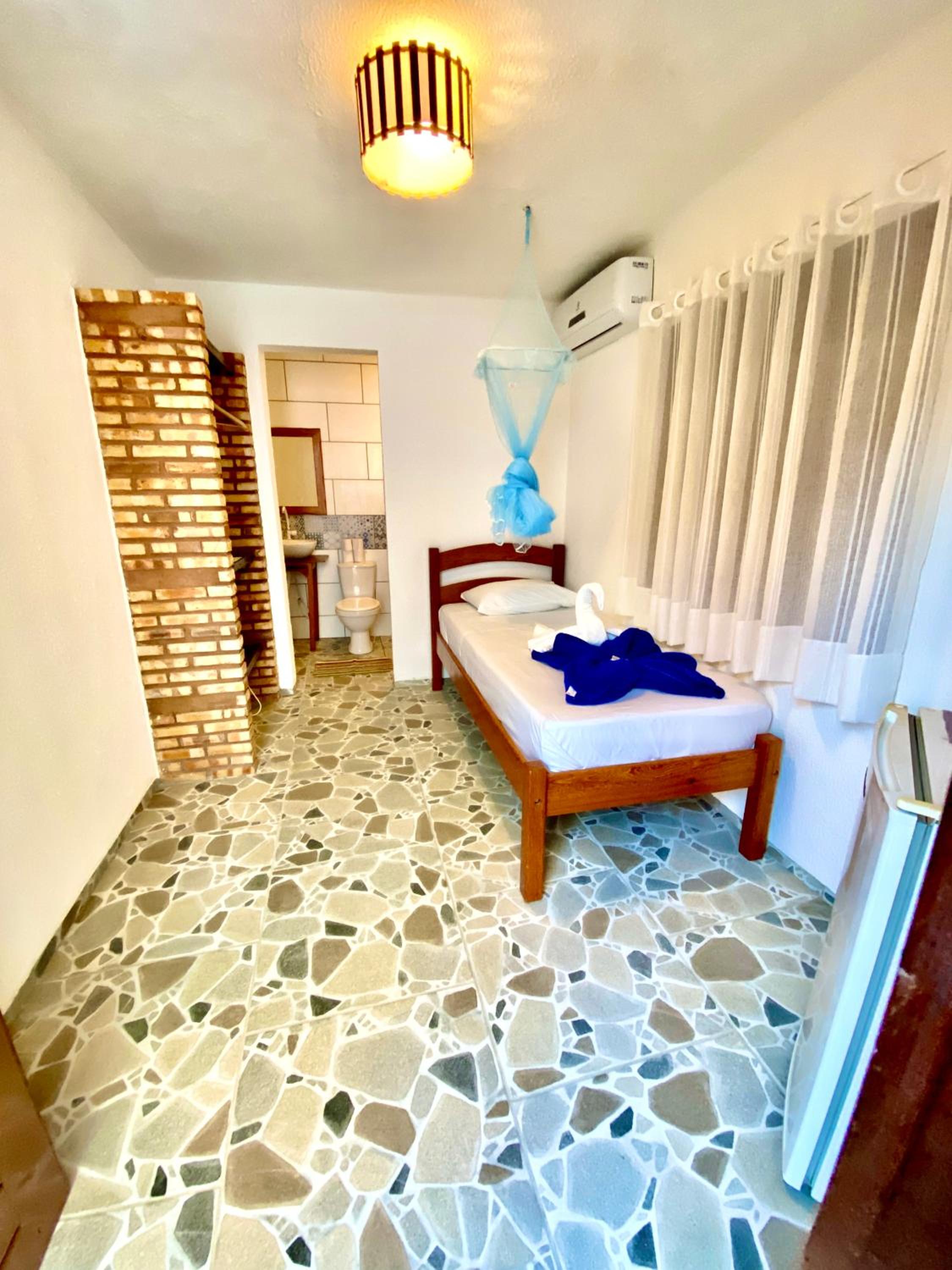 Small Single Room photo 1