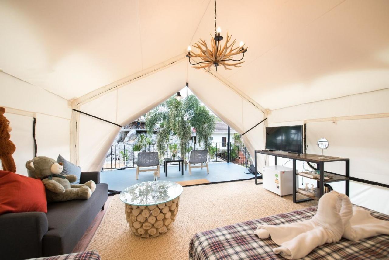 Tent - Photo 15