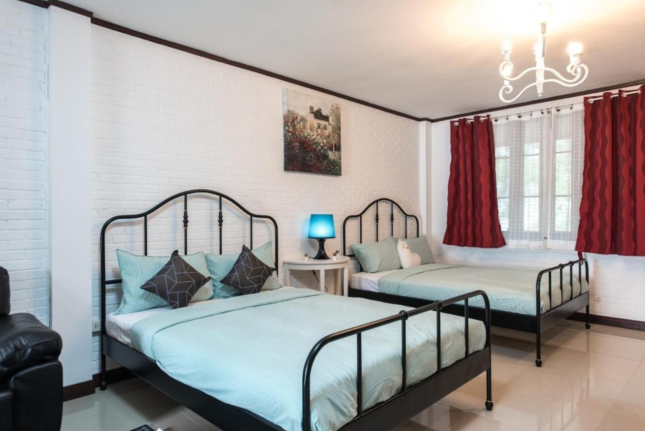 Deluxe Double or Twin Room - Photo 9