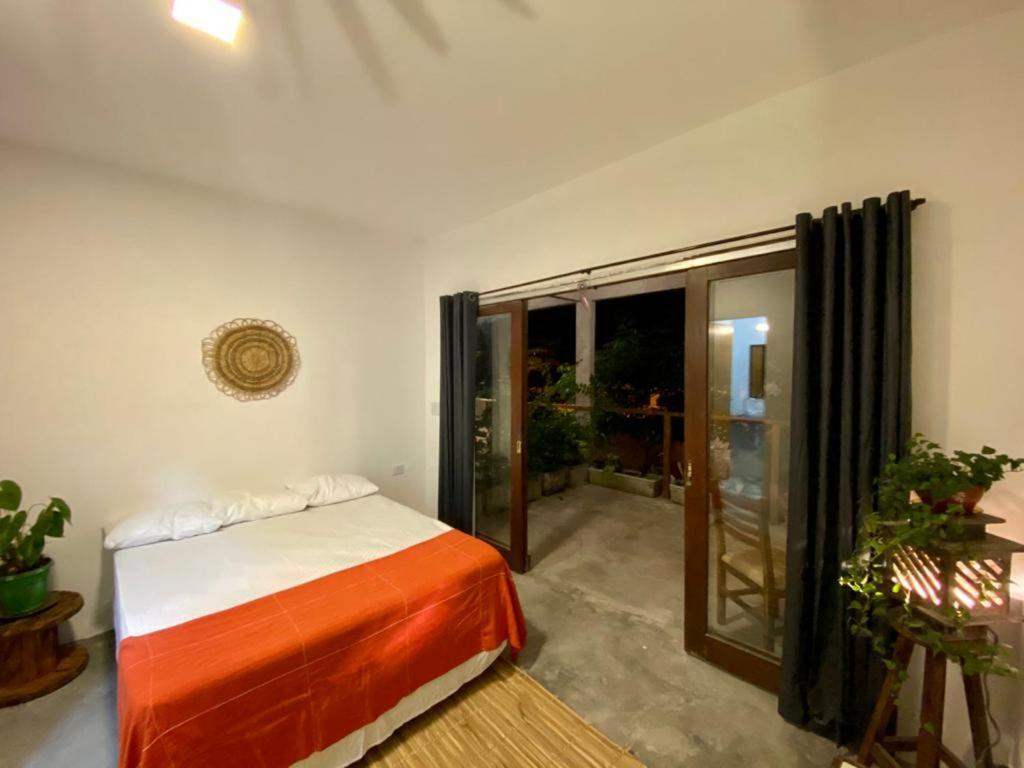 Suite with Balcony - Photo 6