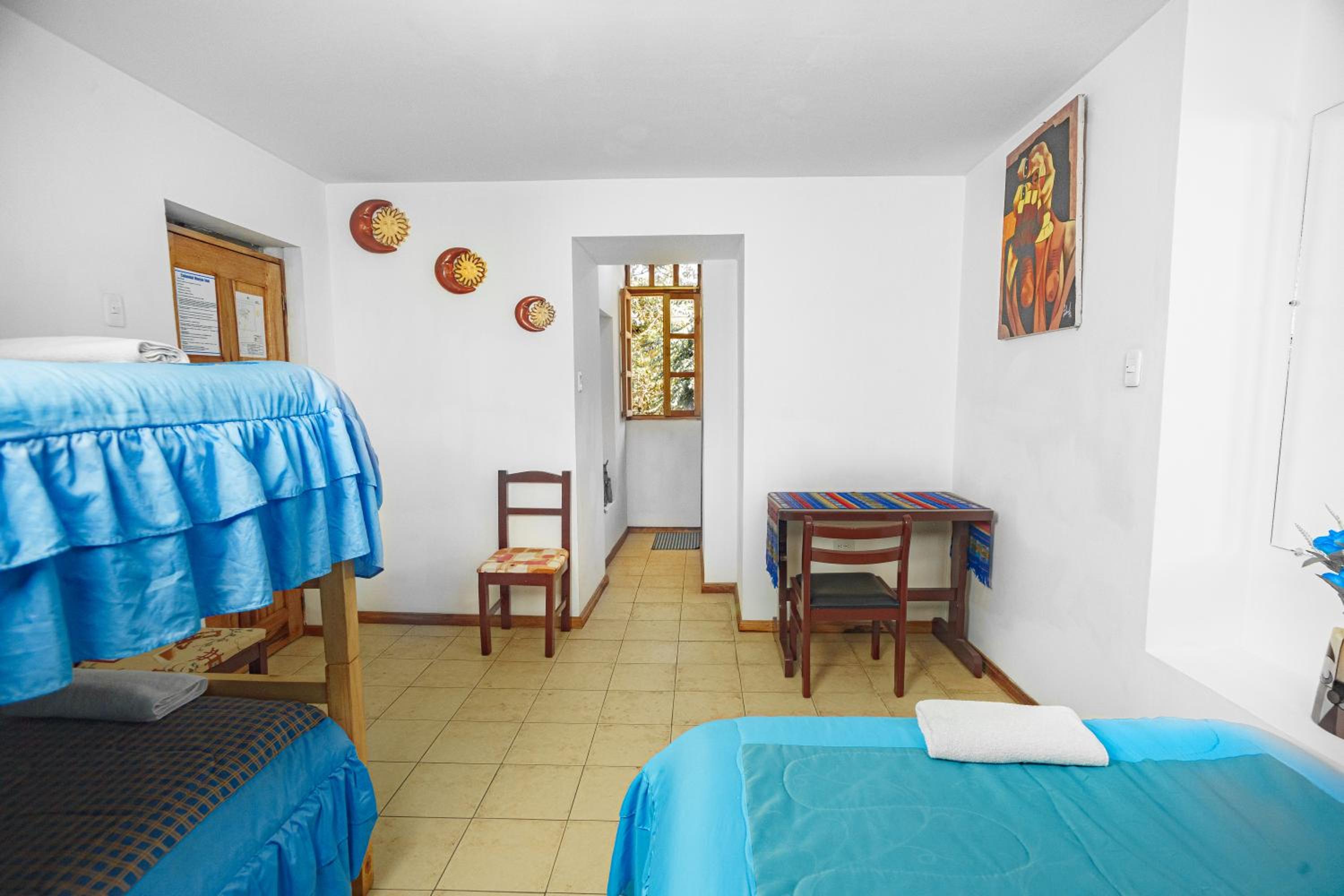 Quadruple Room with Private Bathroom photo 2