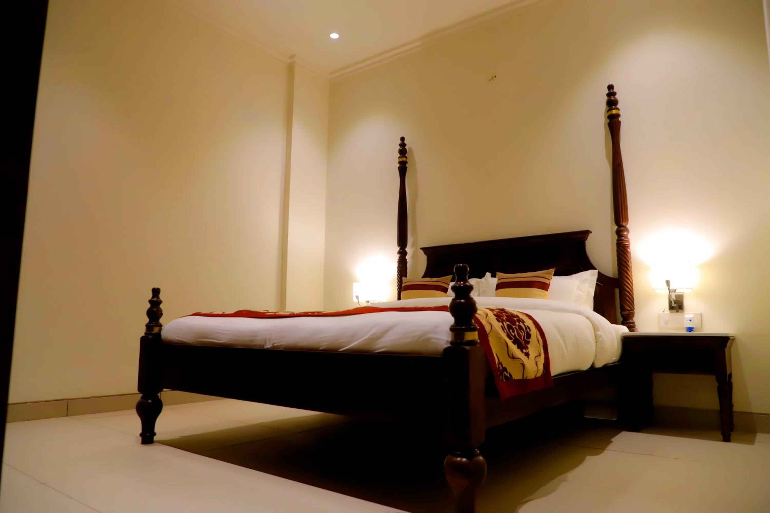 Junior Suite with Pool View
