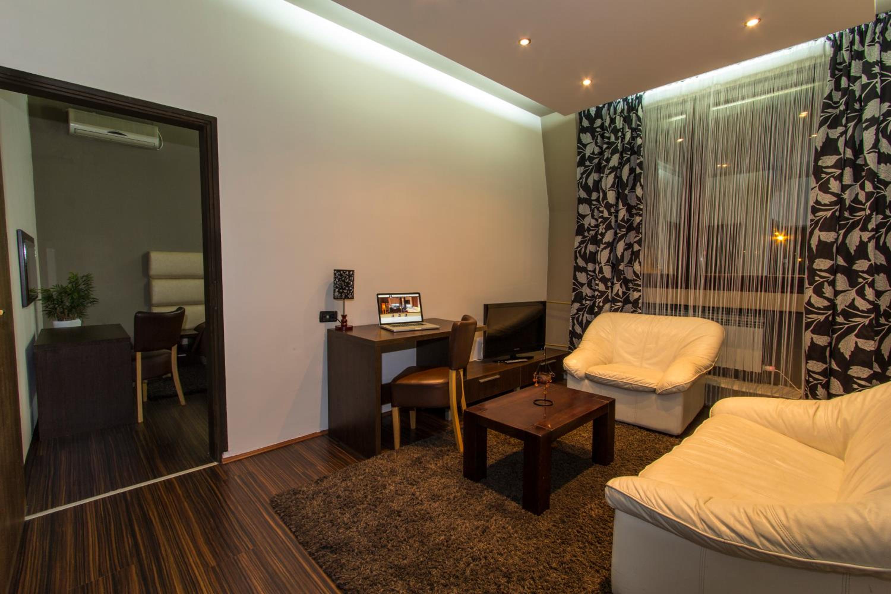 Family Room - Photo 1