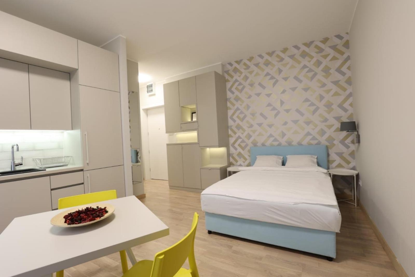 One-Bedroom Apartment - Photo 1