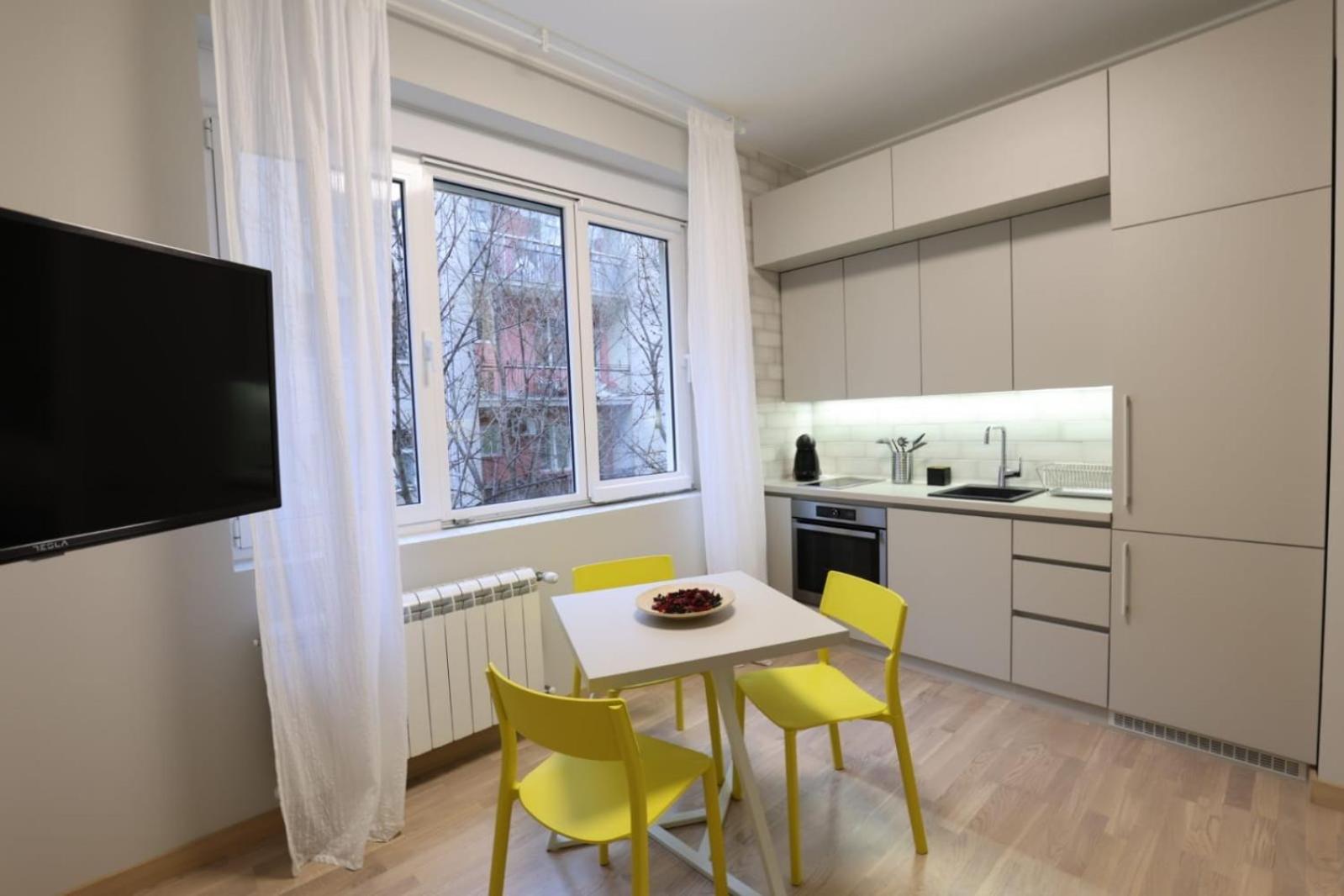 One-Bedroom Apartment - Photo 6