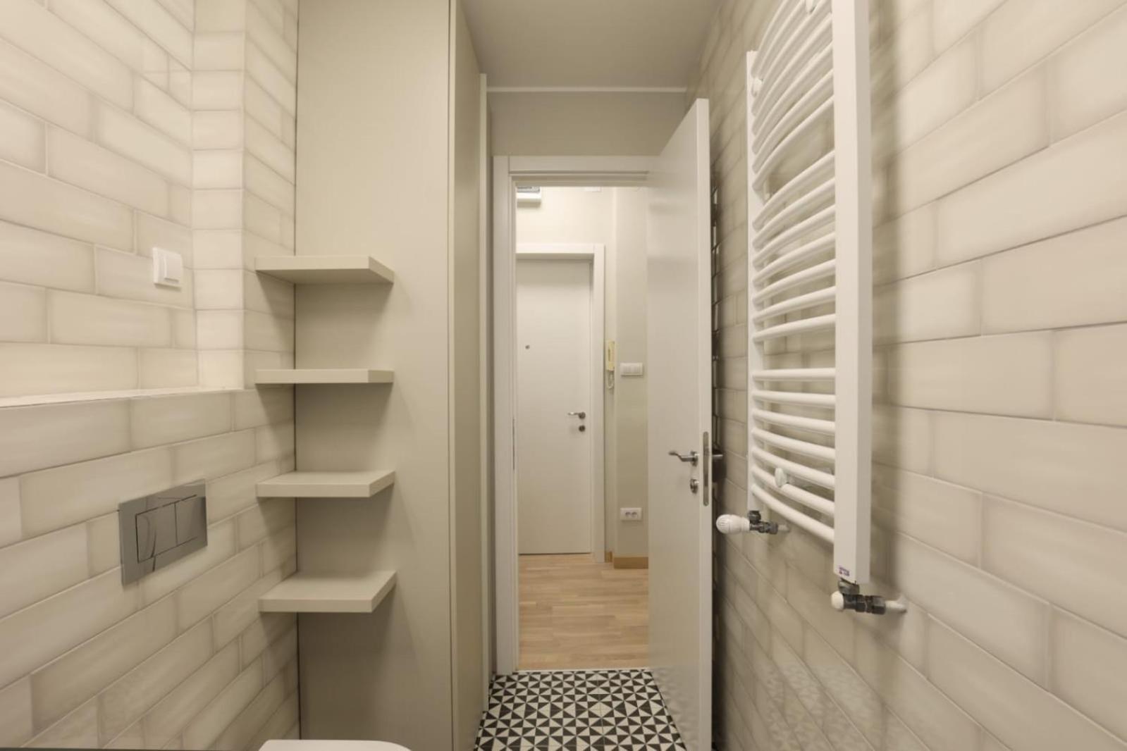 One-Bedroom Apartment - Photo 12