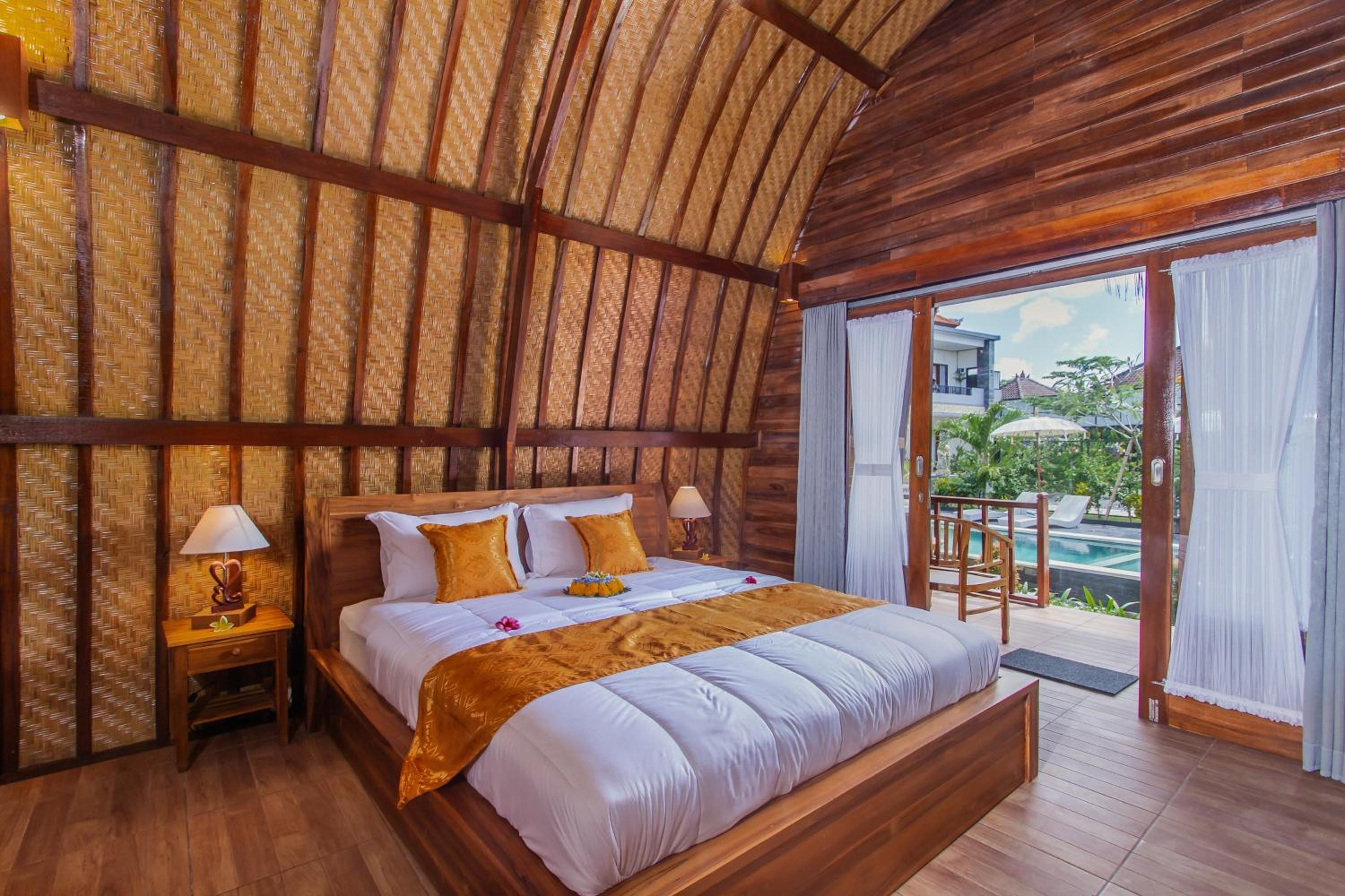 Bungalow with Garden View - Photo 1