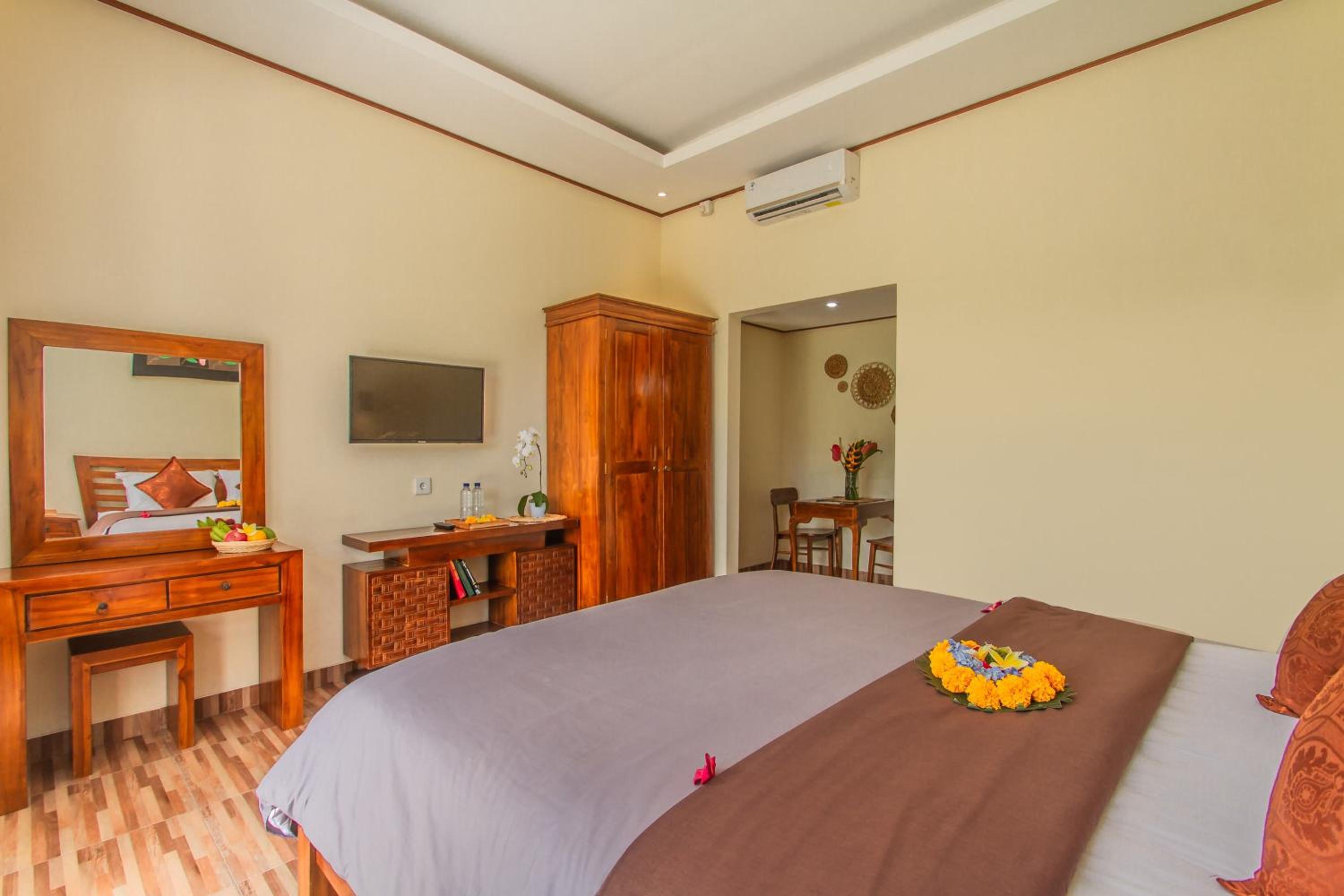 Suite with Garden View