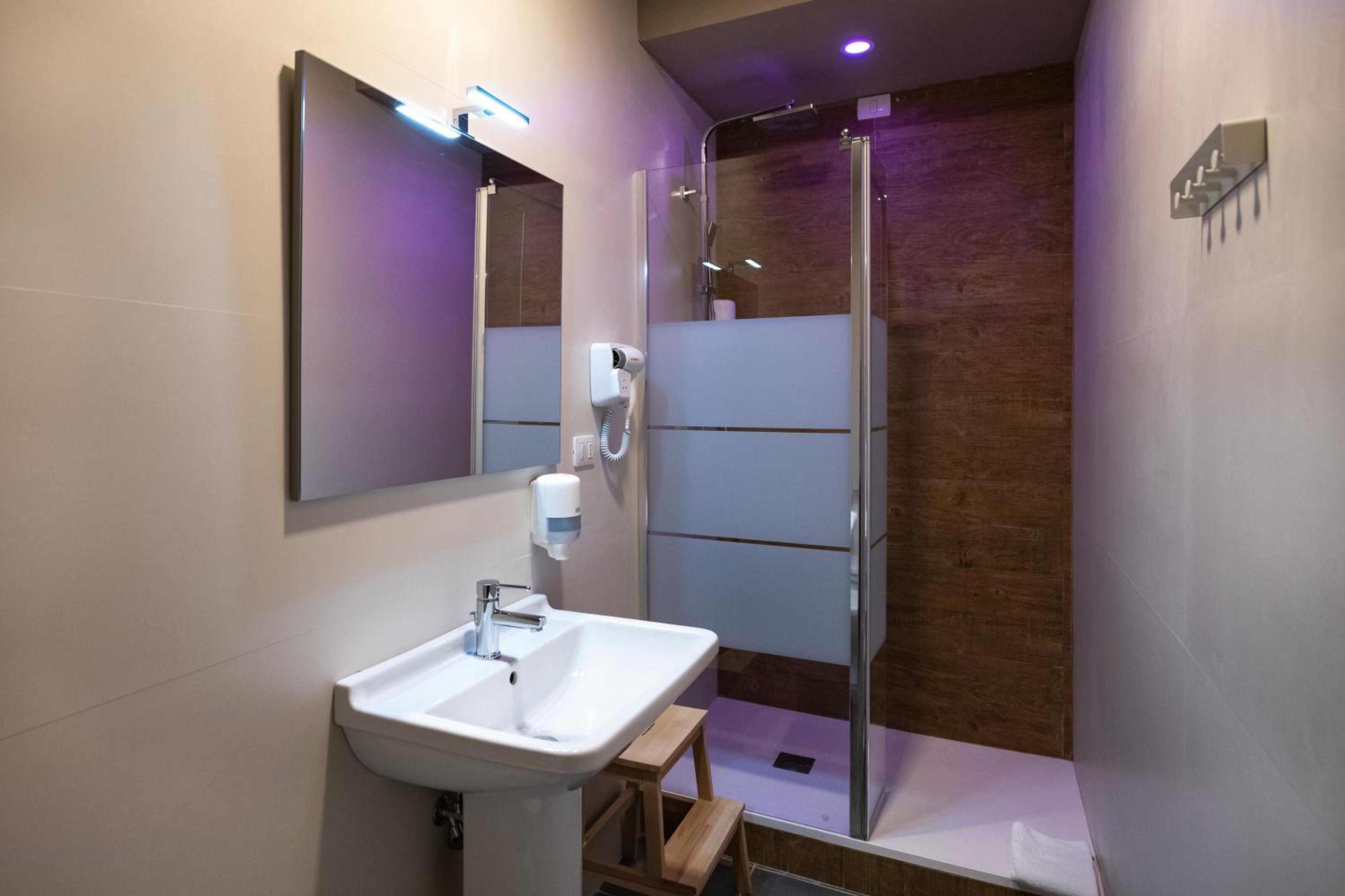 Superior Quadruple Room - Photo 5