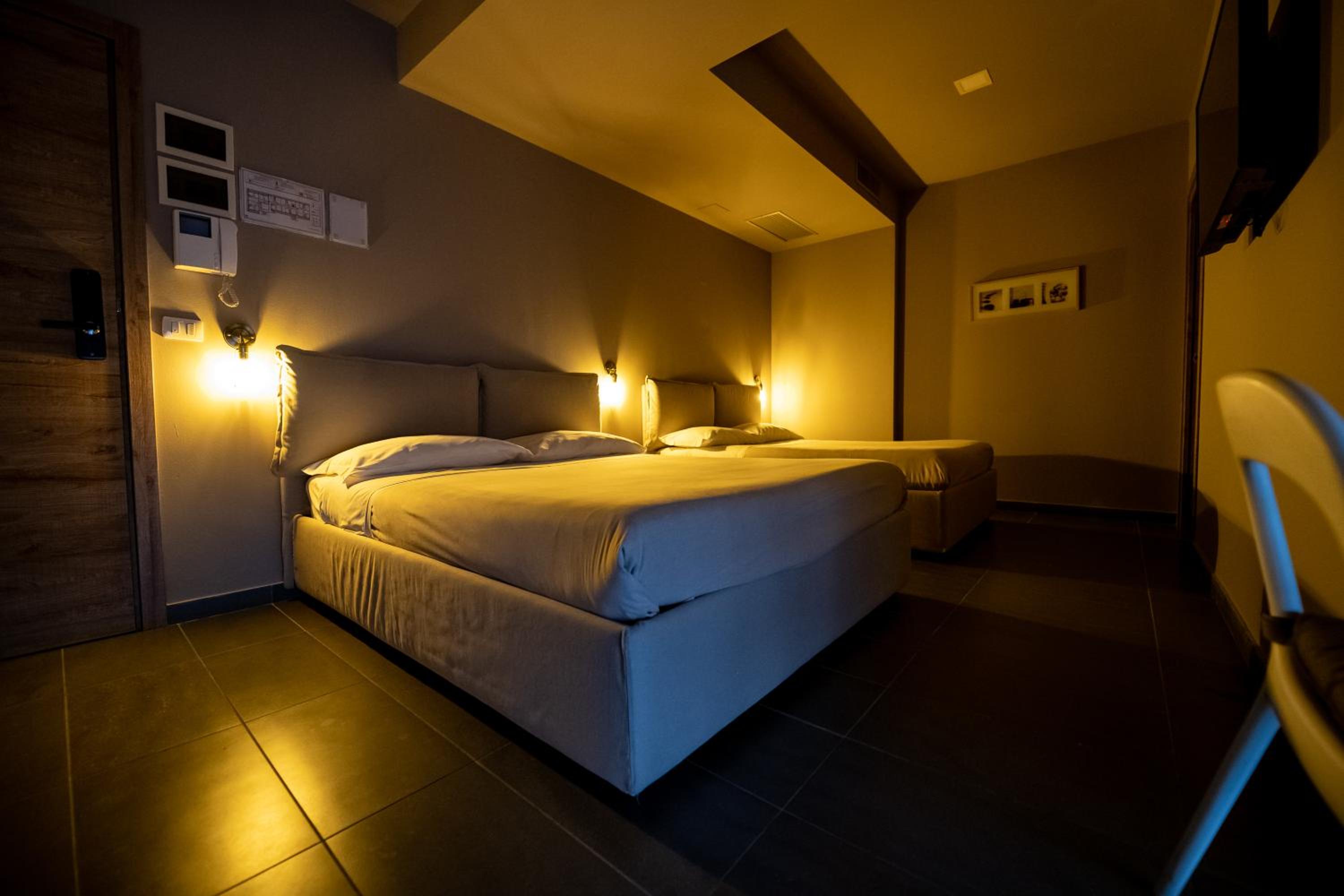 Superior Quadruple Room - Photo 4