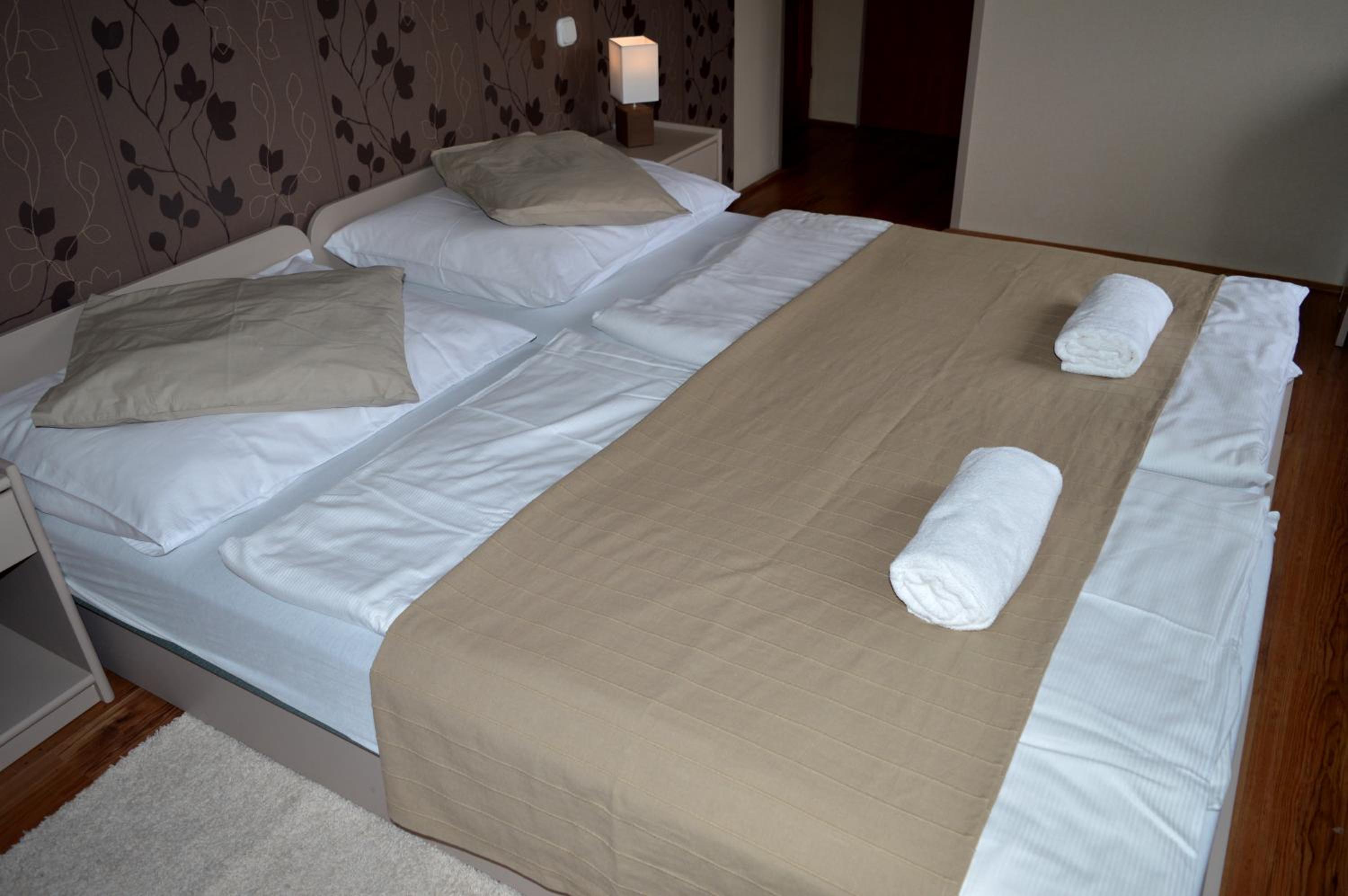 Standard Double Room with Two Double Beds photo 3