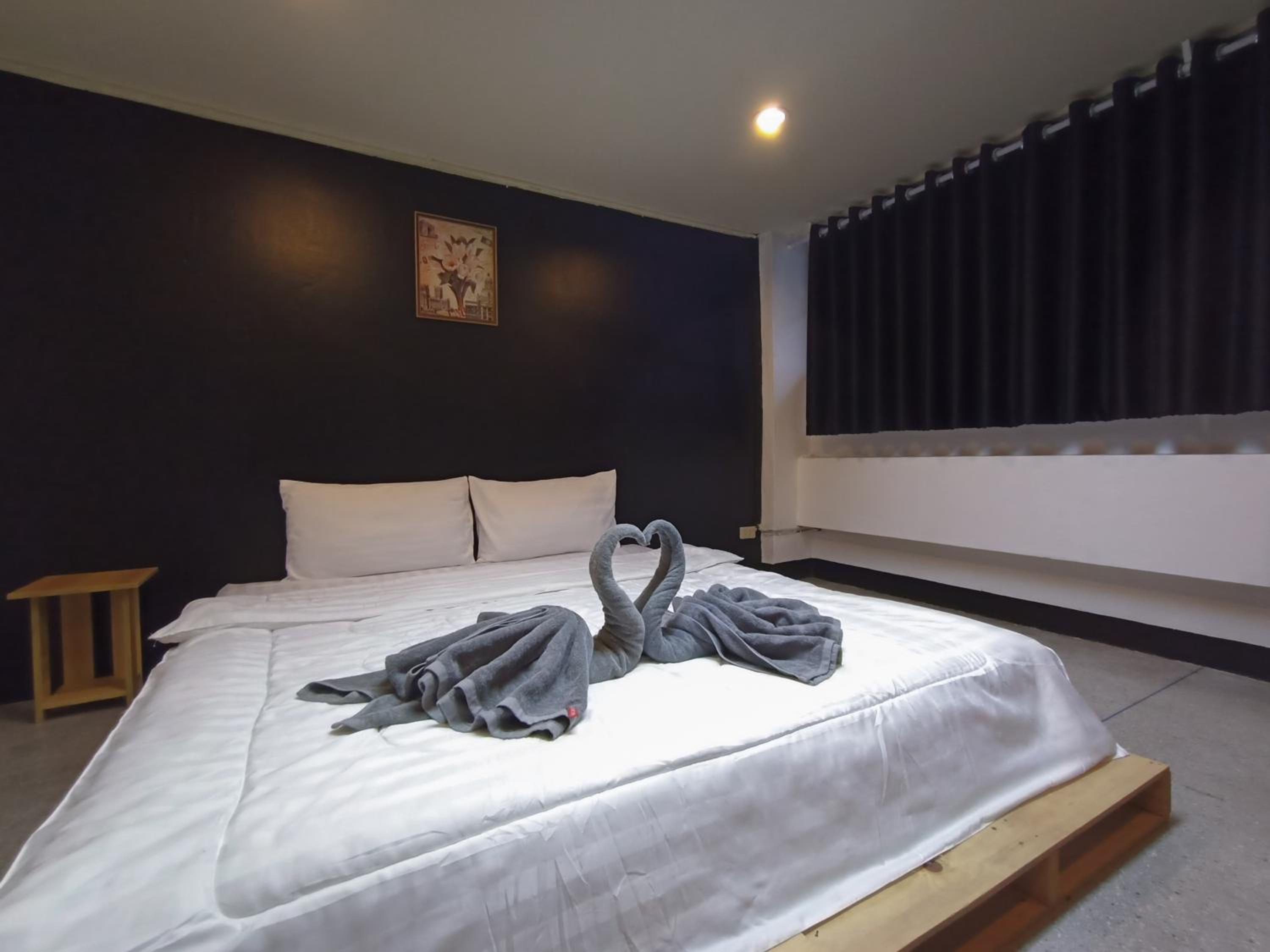 Budget Double Room - Photo 3