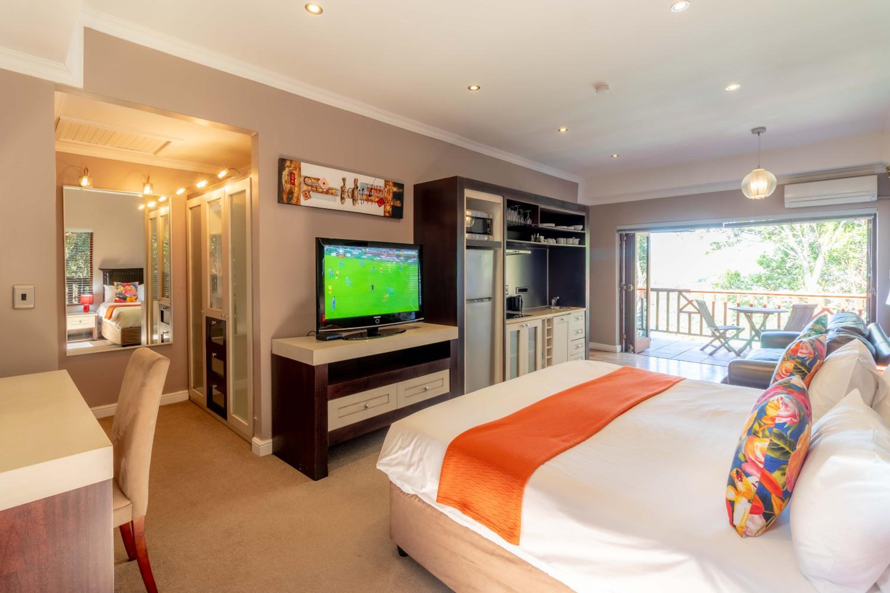 Luxury 1-Bedroom Studio Suite Nr1 - Sea Facing photo 2