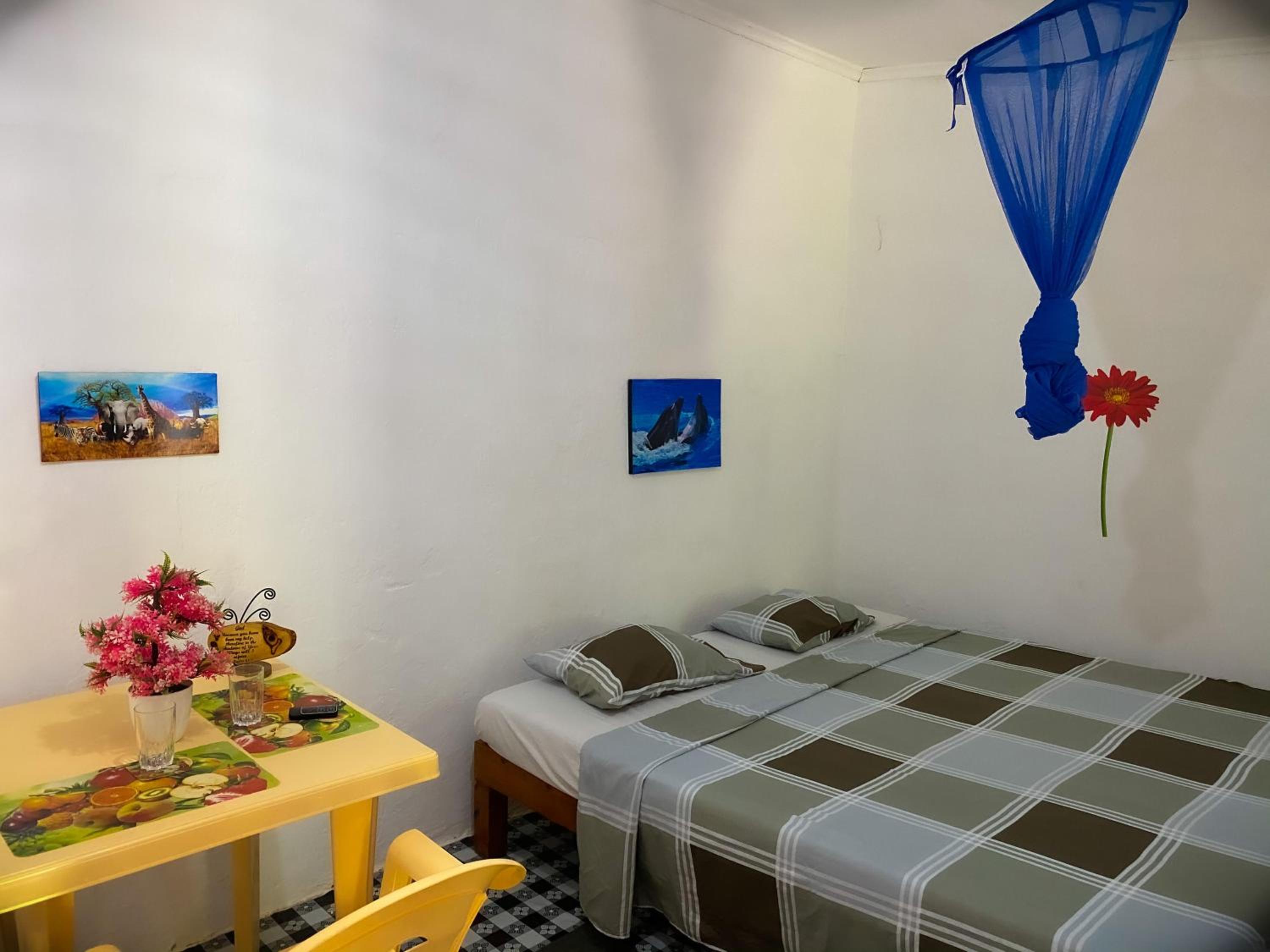 Standard Twin Room with Shared Bathroom photo 1