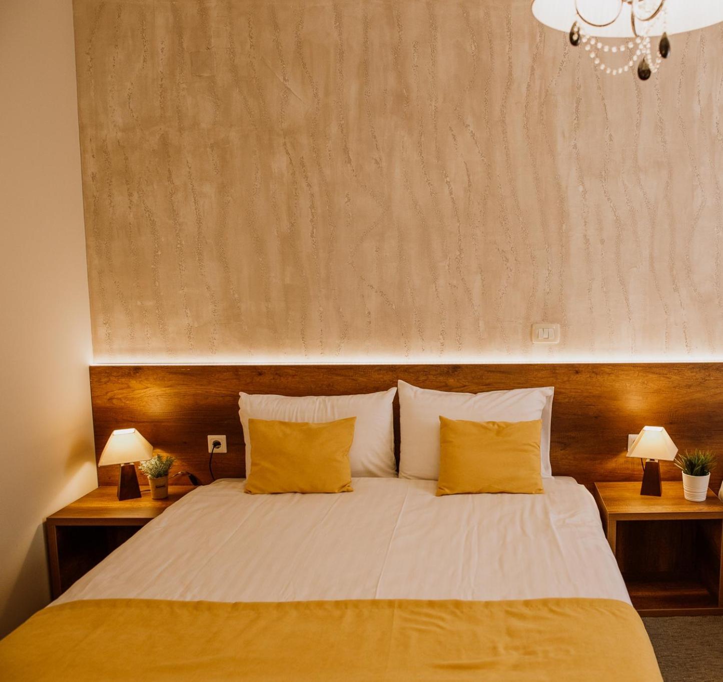 Bed & Sleeping Area