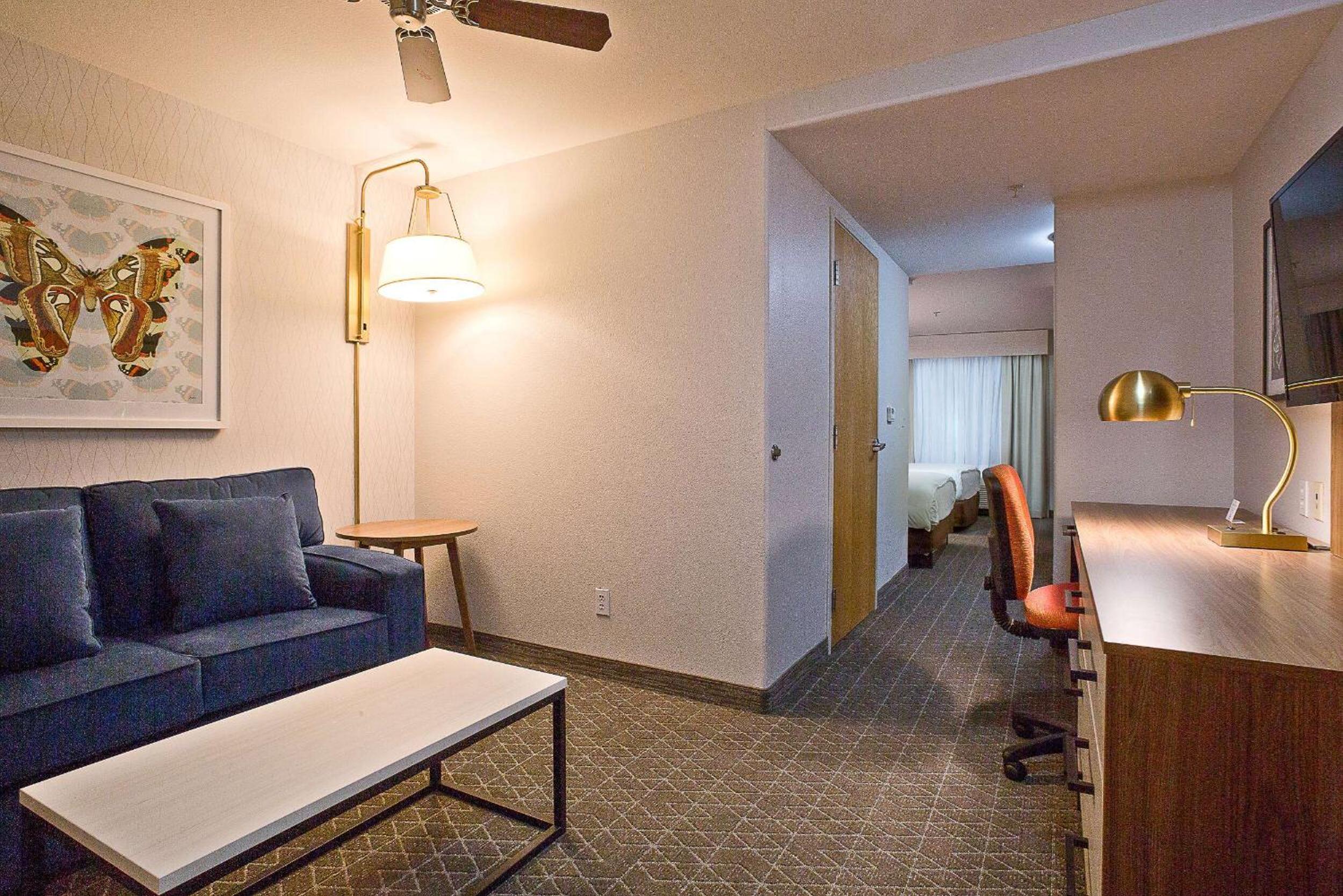 Queen Suite with Two Queen Beds - Disability Access - Non-Smoking - Photo 4